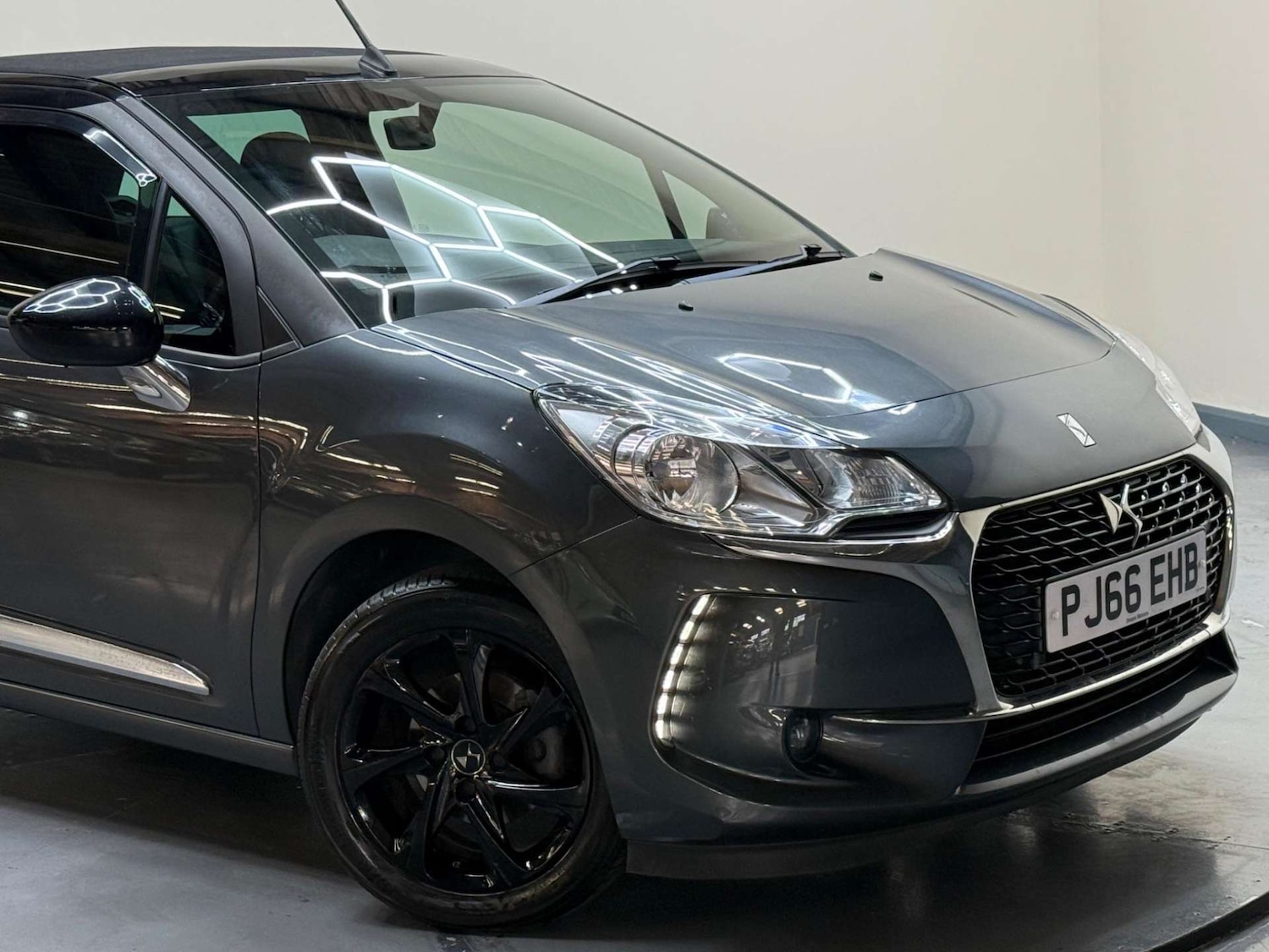 Used DS Automobiles DS 3 Cabrio 2016 for sale - 76181001: Photo 50