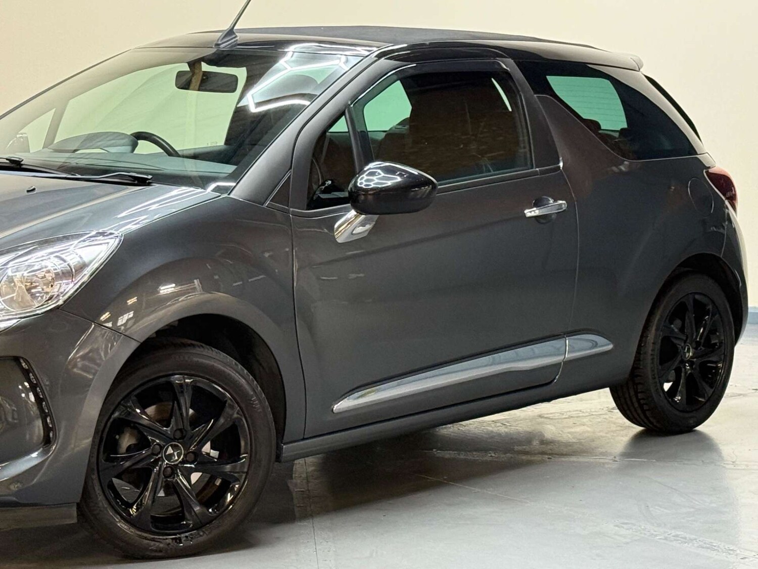 Used DS Automobiles DS 3 Cabrio 2016 for sale - 76181001: Photo 54