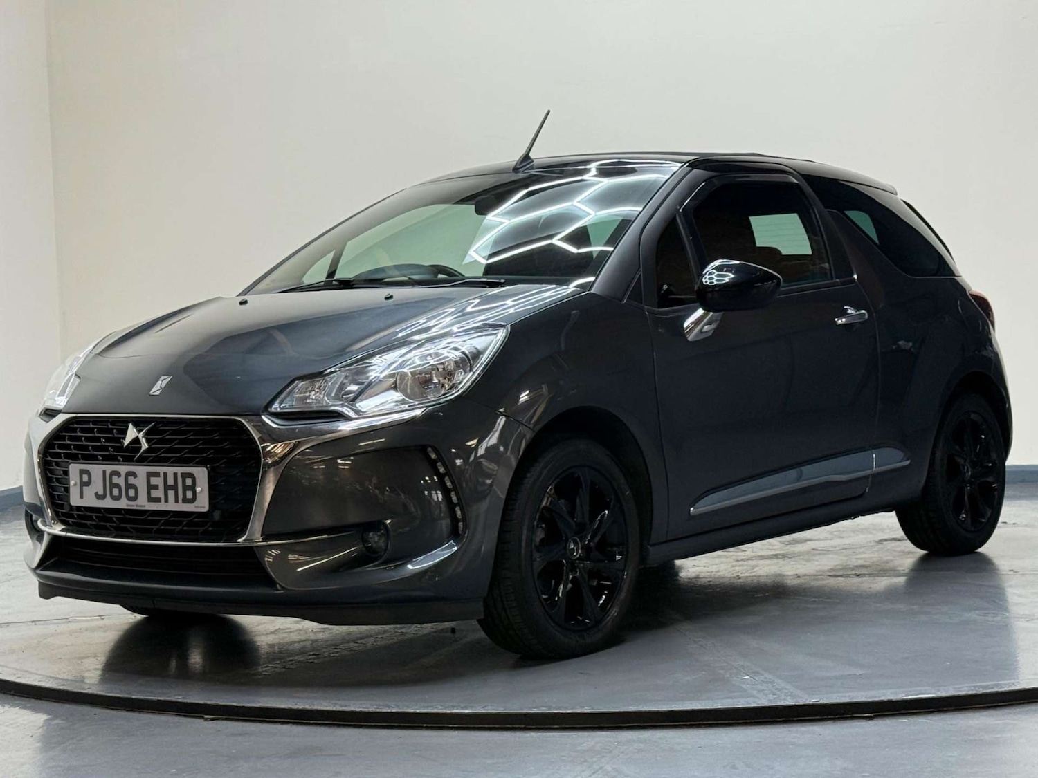 Used DS Automobiles DS 3 Cabrio 2016 for sale - 76181001: Photo 57