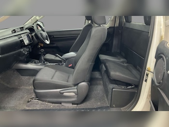 Used Toyota Hilux 2017 for sale - 78458906: Photo