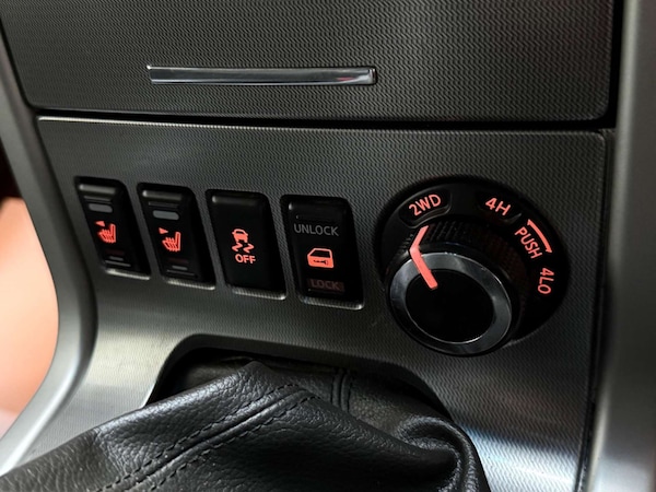 Used Nissan Navara 2015 for sale - 76180957: Photo 24