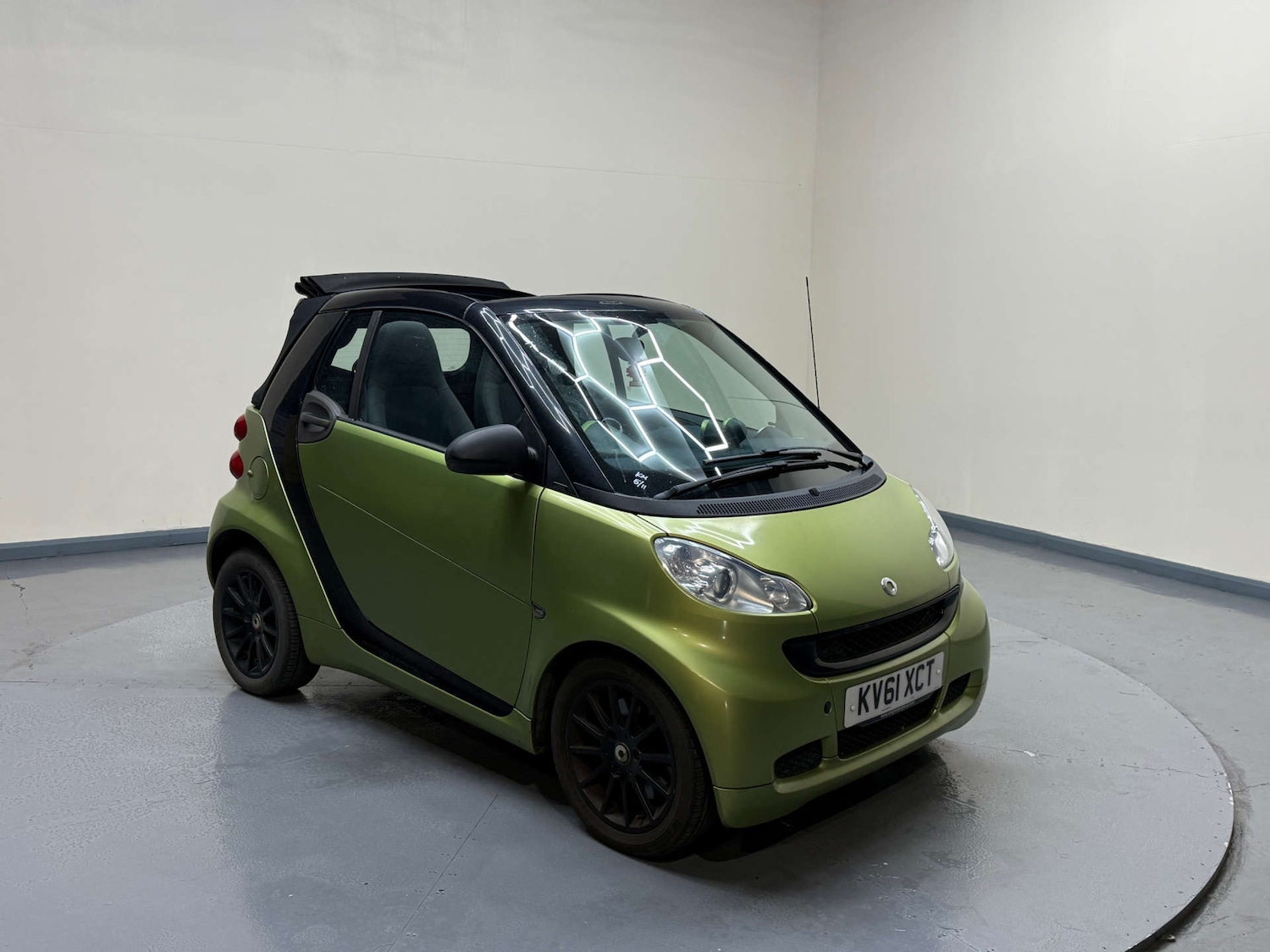 Used smart fortwo 2011 for sale - 76629696: Photo 2