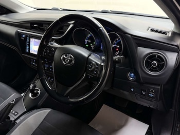 Used Toyota Auris 2017 for sale - 76180994: Photo 3