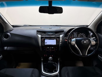 Used Nissan Navara 2018 for sale - 77604033: Photo
