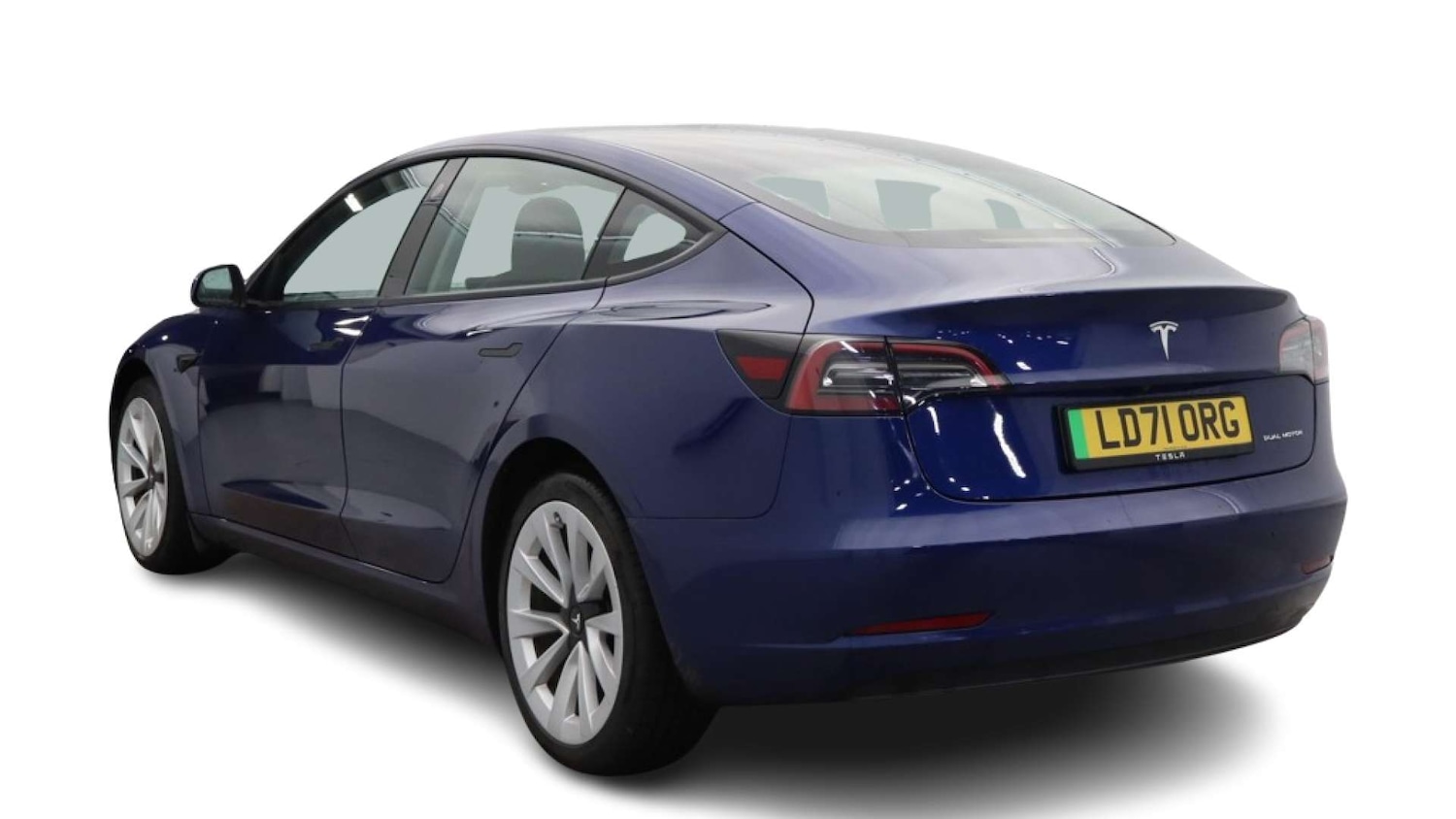 Used Tesla Model 3 2021 for sale - 76737889: Photo 2