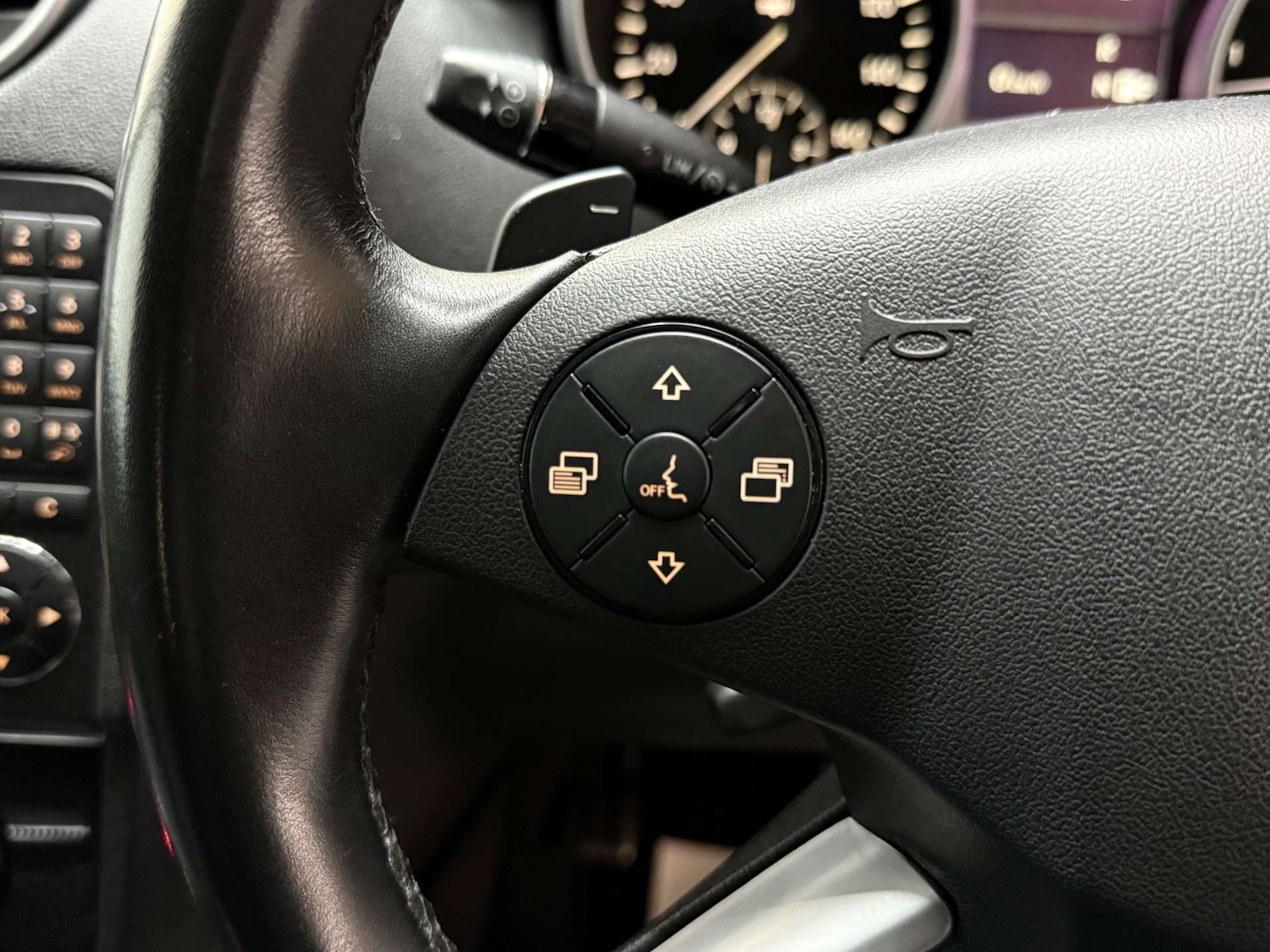 Used Mercedes-Benz M Class 2010 for sale - 77065402: Photo 17