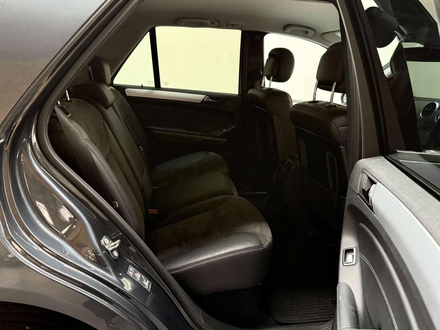 Used Mercedes-Benz M Class 2010 for sale - 77065402: Photo 26