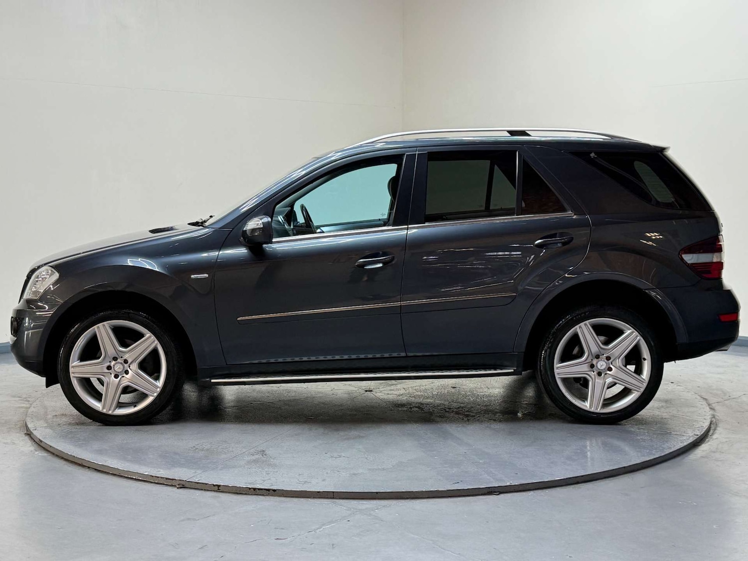 Used Mercedes-Benz M Class 2010 for sale - 77065402: Photo 31