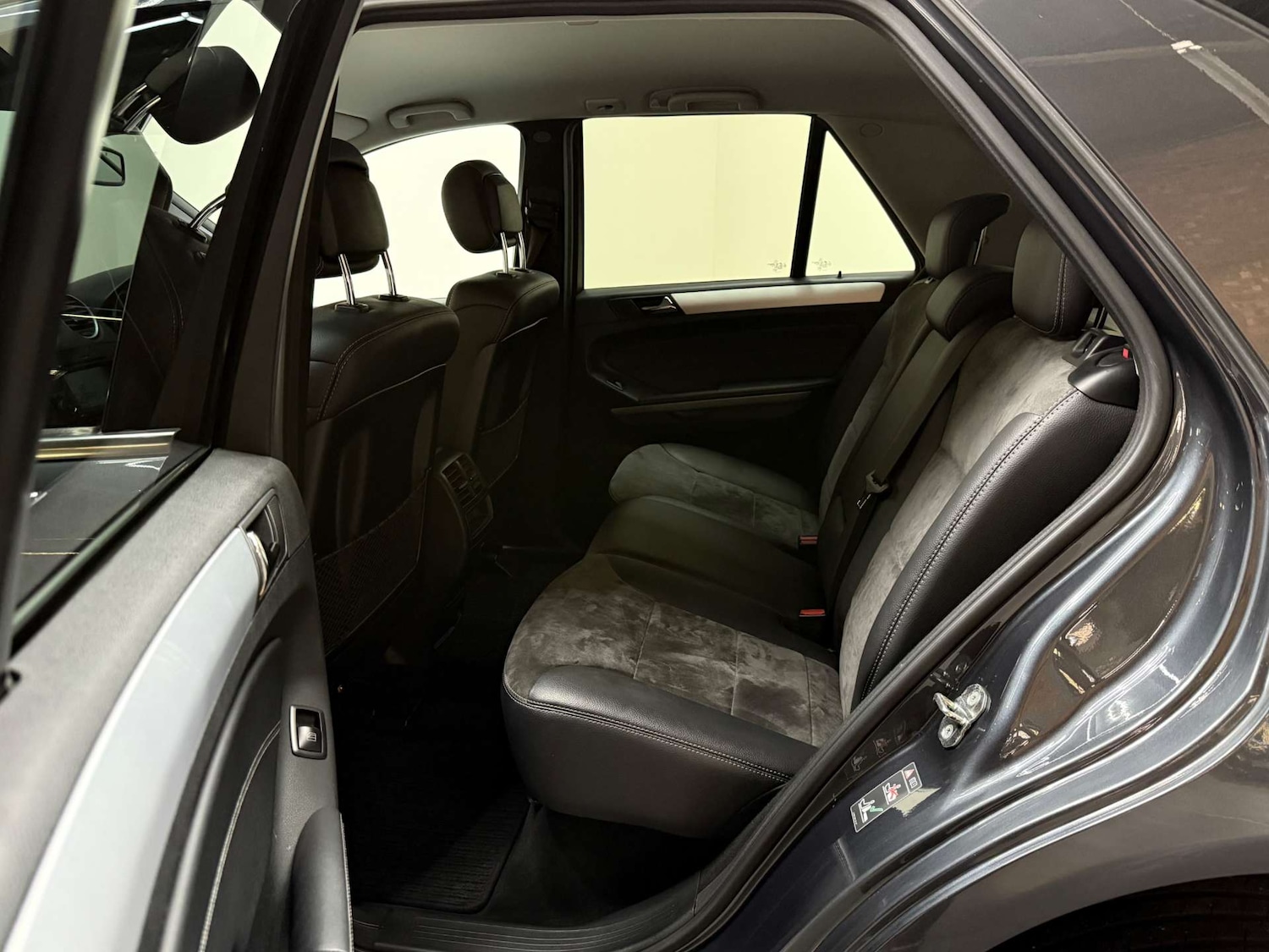 Used Mercedes-Benz M Class 2010 for sale - 77065402: Photo 35