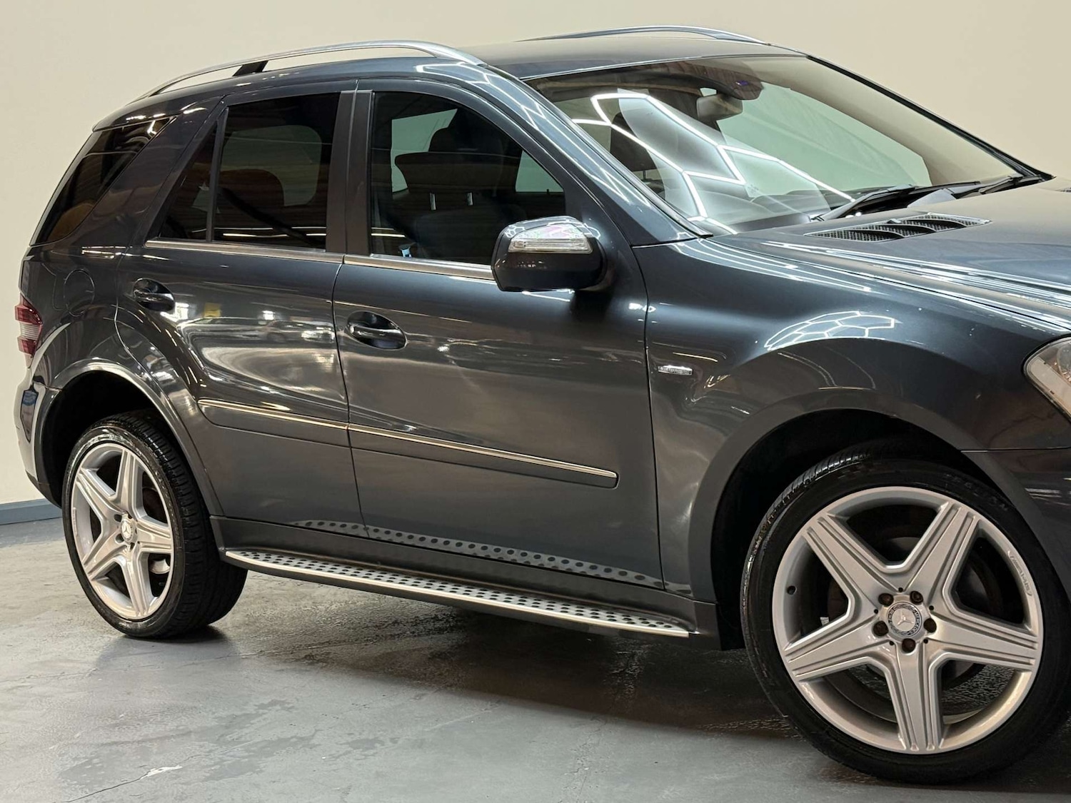 Used Mercedes-Benz M Class 2010 for sale - 77065402: Photo 49