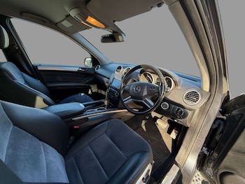 Used Mercedes-Benz M Class 2010 for sale - 77065402: Photo