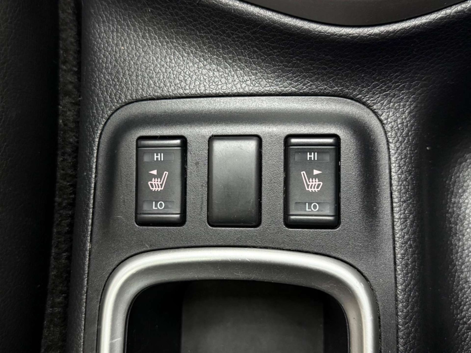 Used Nissan Navara 2020 for sale - 76363756: Photo 28