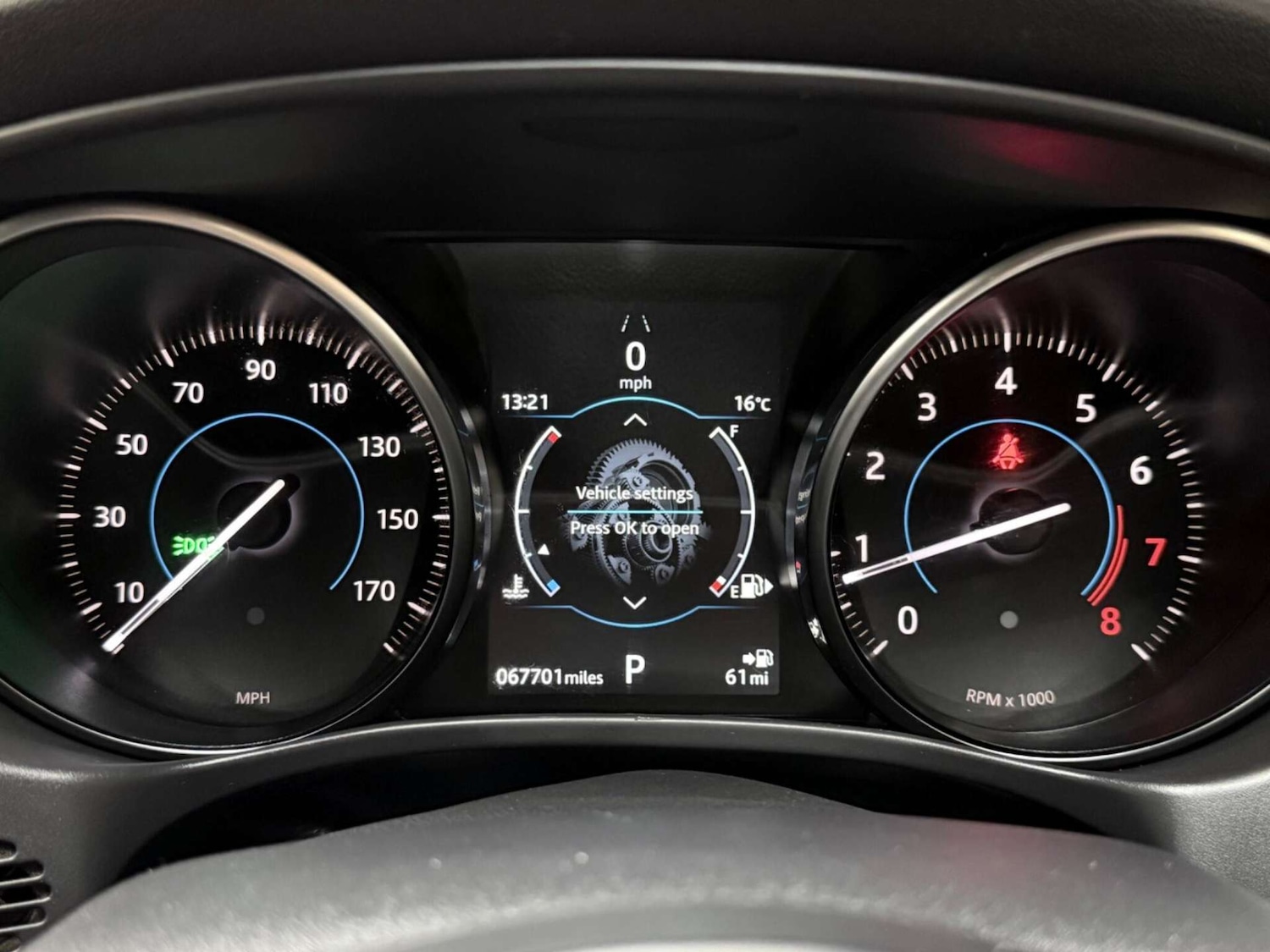 Used Jaguar XE 2018 for sale - 76601613: Photo 25