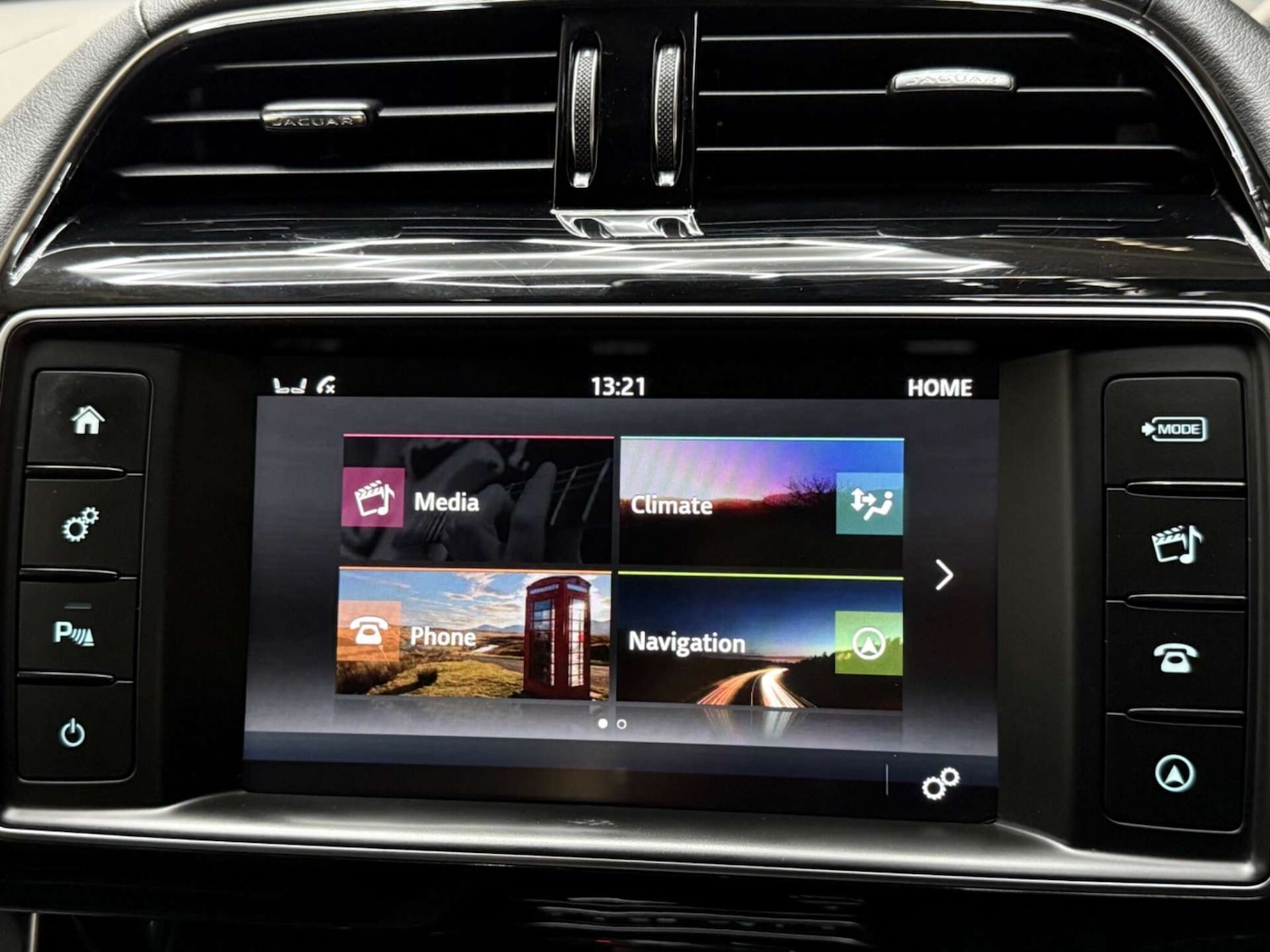 Used Jaguar XE 2018 for sale - 76601613: Photo 26