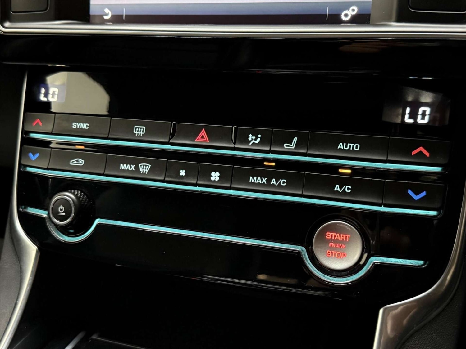 Used Jaguar XE 2018 for sale - 76601613: Photo 29