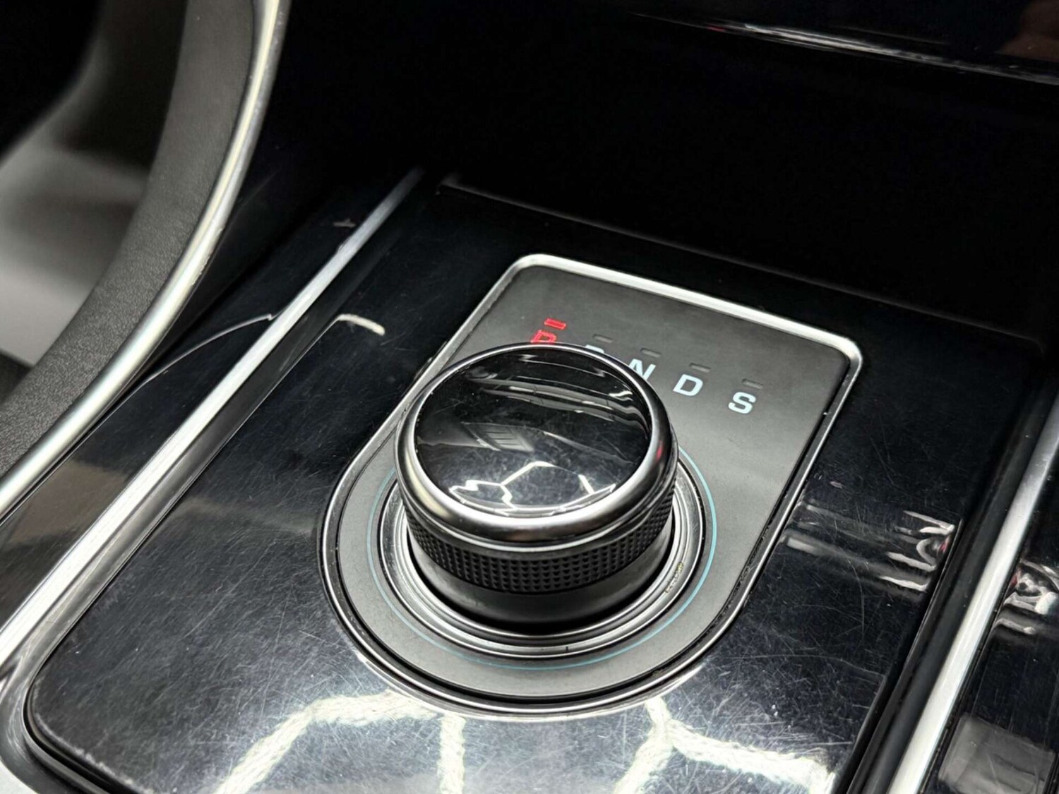 Used Jaguar XE 2018 for sale - 76601613: Photo 30