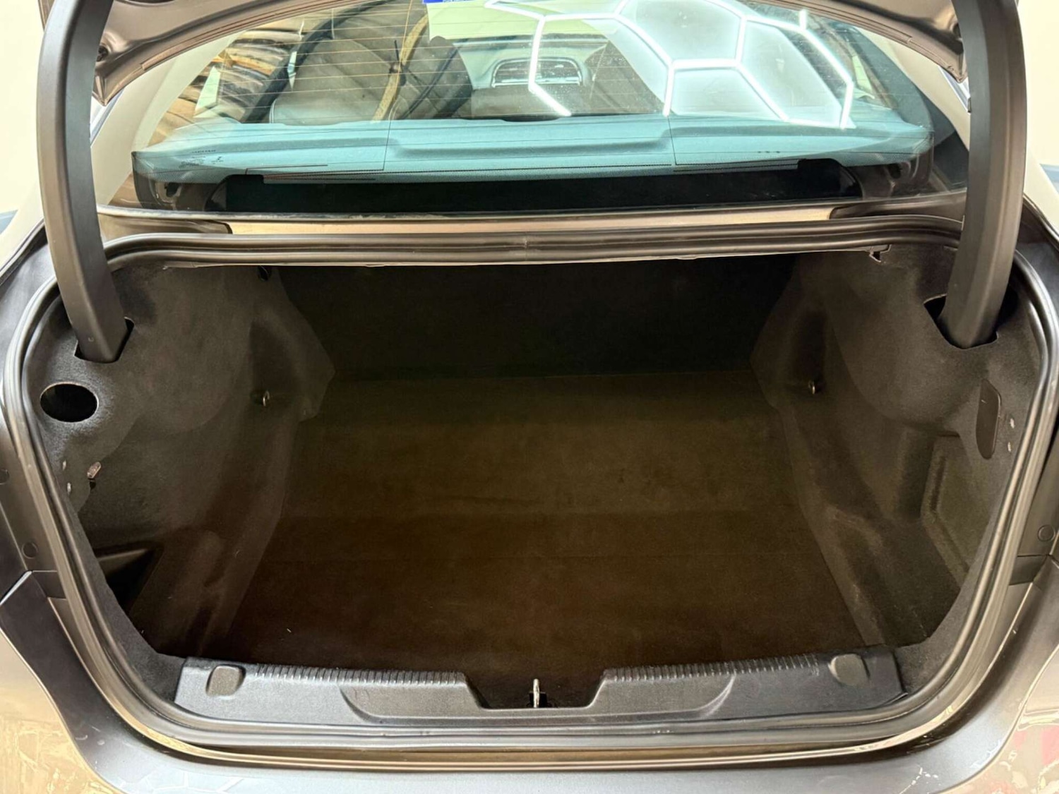 Used Jaguar XE 2018 for sale - 76601613: Photo 38