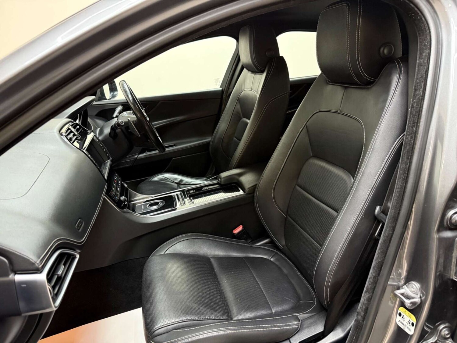 Used Jaguar XE 2018 for sale - 76601613: Photo 42