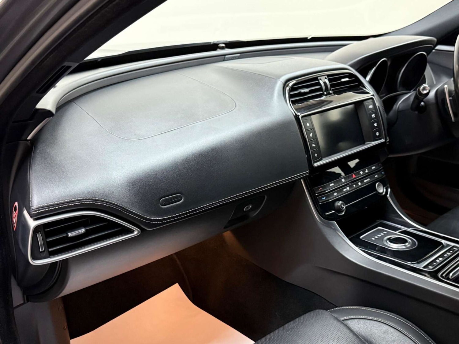 Used Jaguar XE 2018 for sale - 76601613: Photo 44