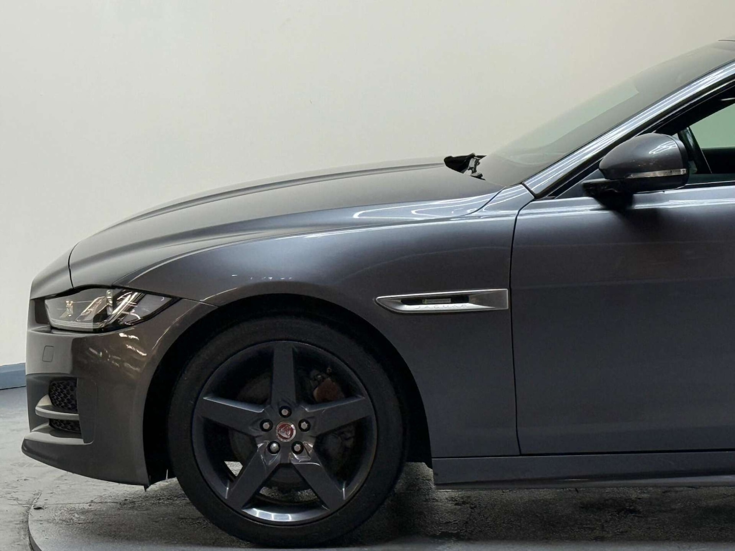 Used Jaguar XE 2018 for sale - 76601613: Photo 60