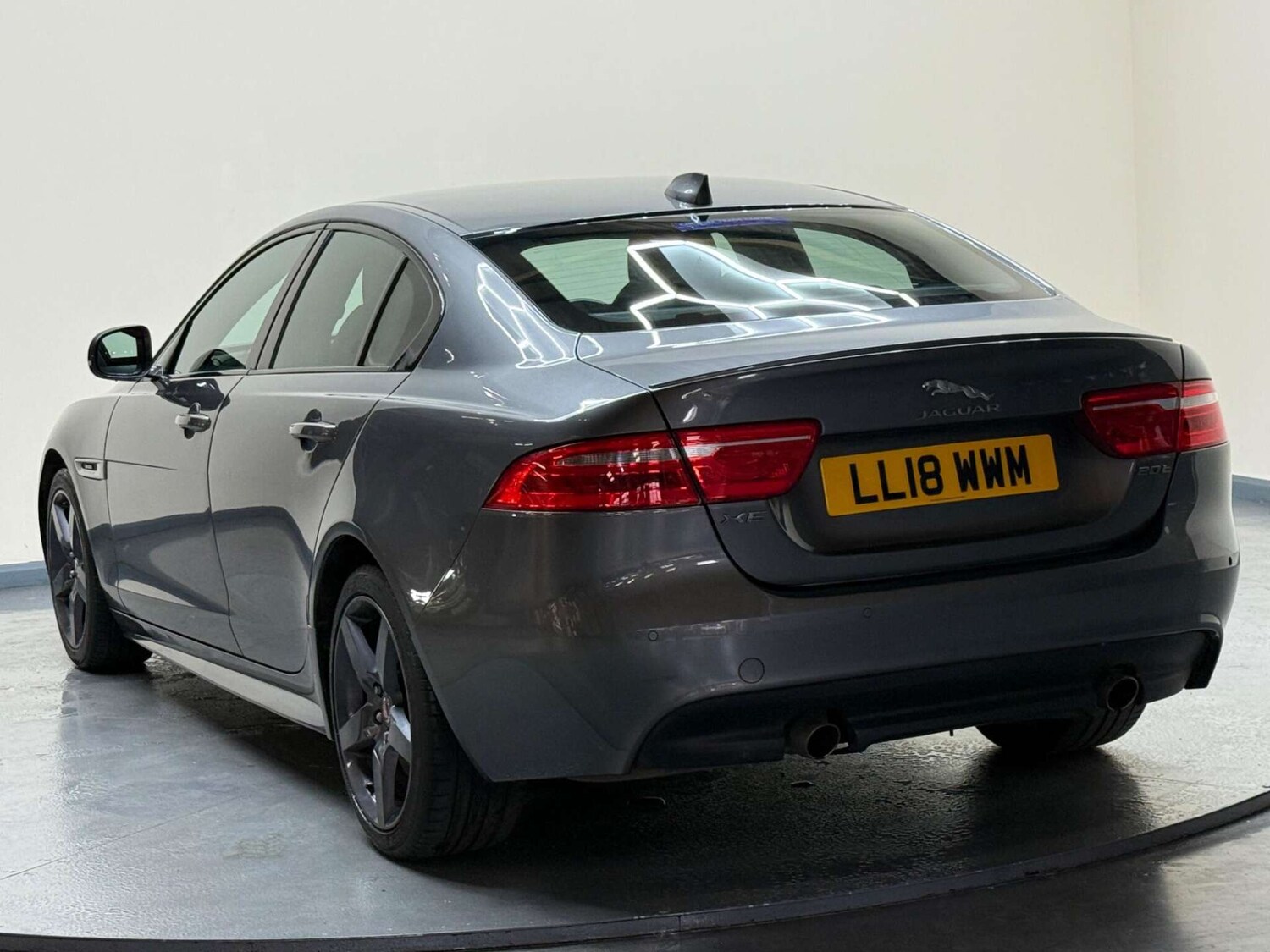 Used Jaguar XE 2018 for sale - 76601613: Photo 74