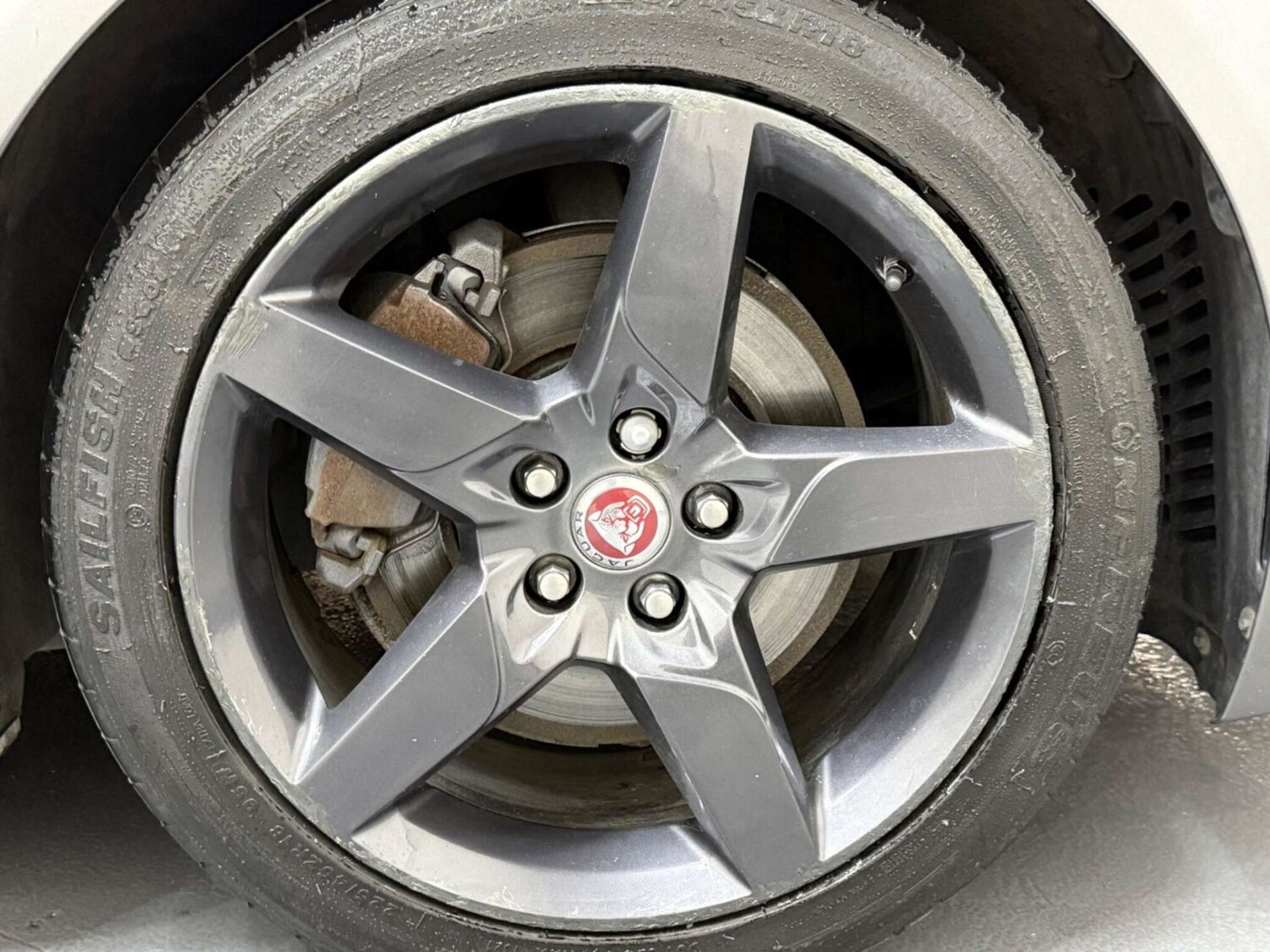 Used Jaguar XE 2018 for sale - 76601613: Photo 76