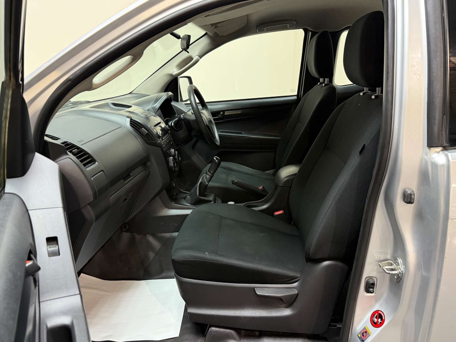 Used Isuzu D-Max 2017 for sale - 77336935: Photo 28