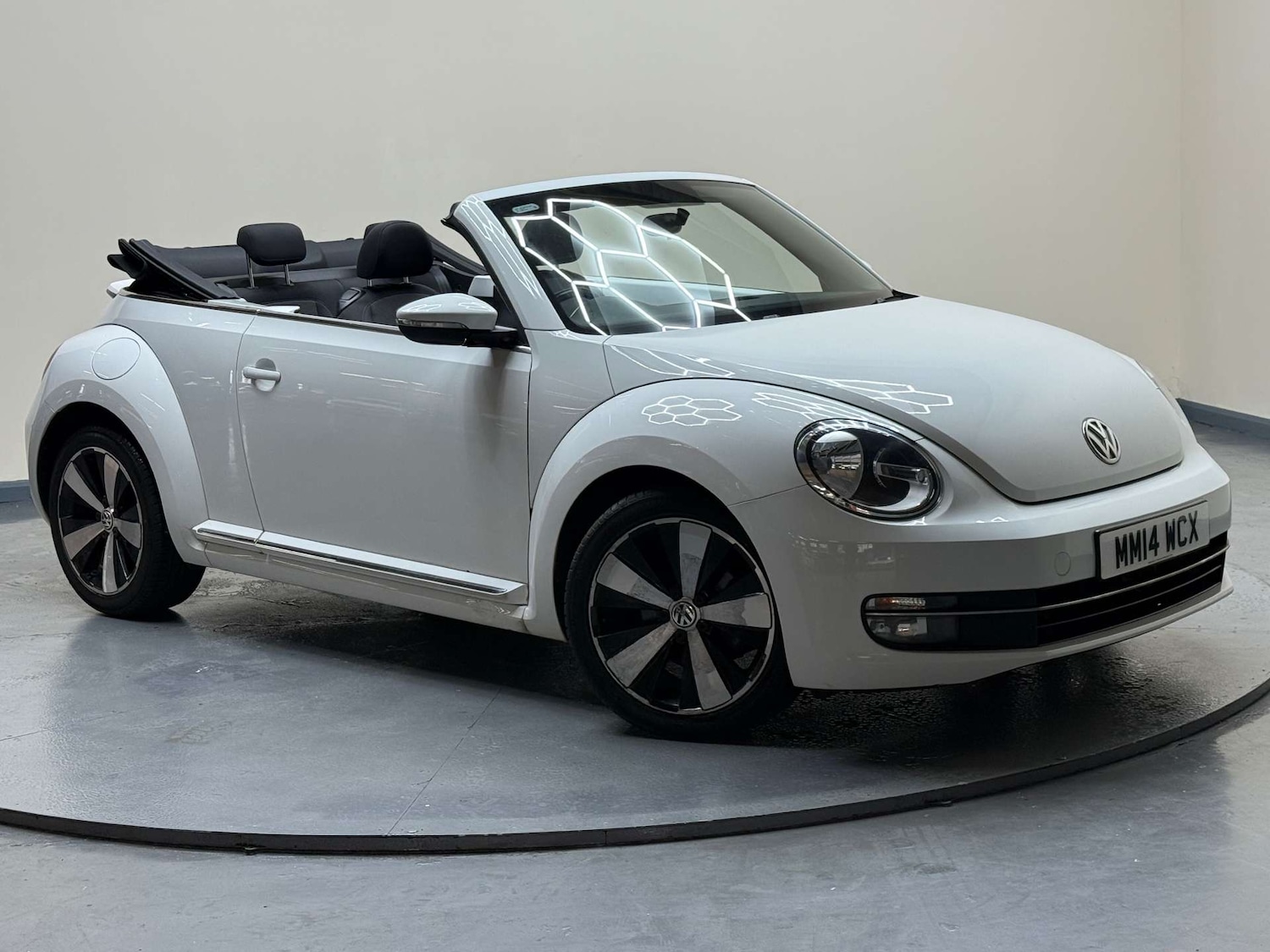 Used Volkswagen Beetle 2014 for sale - 76601471: Photo 1