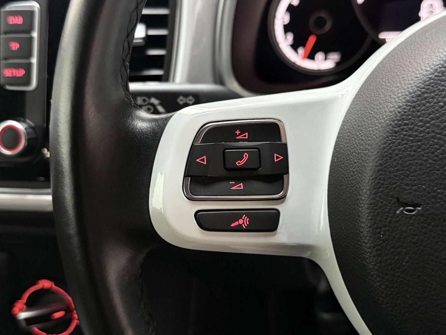 Used Volkswagen Beetle 2014 for sale - 76601471: Photo 16