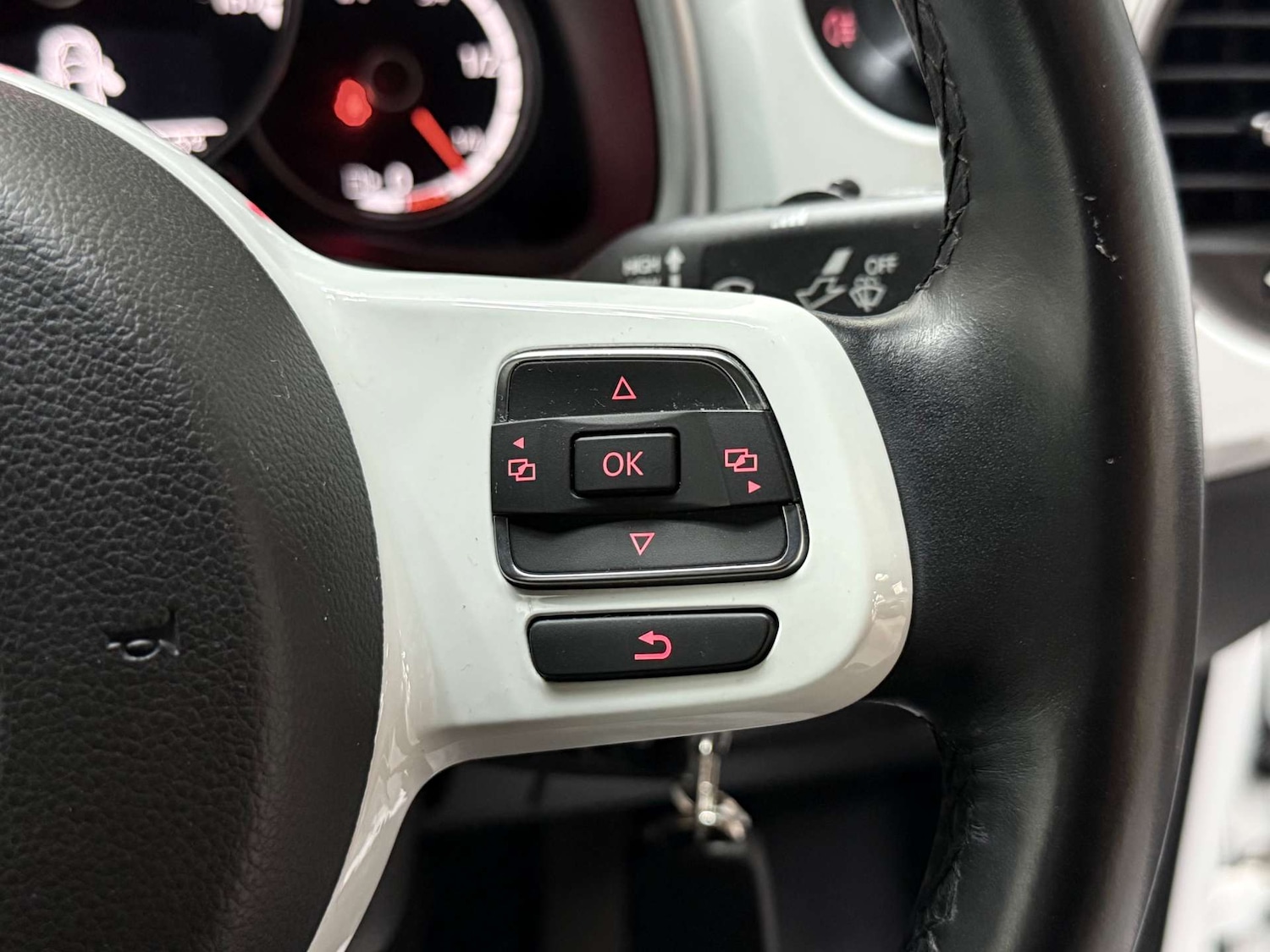 Used Volkswagen Beetle 2014 for sale - 76601471: Photo 18