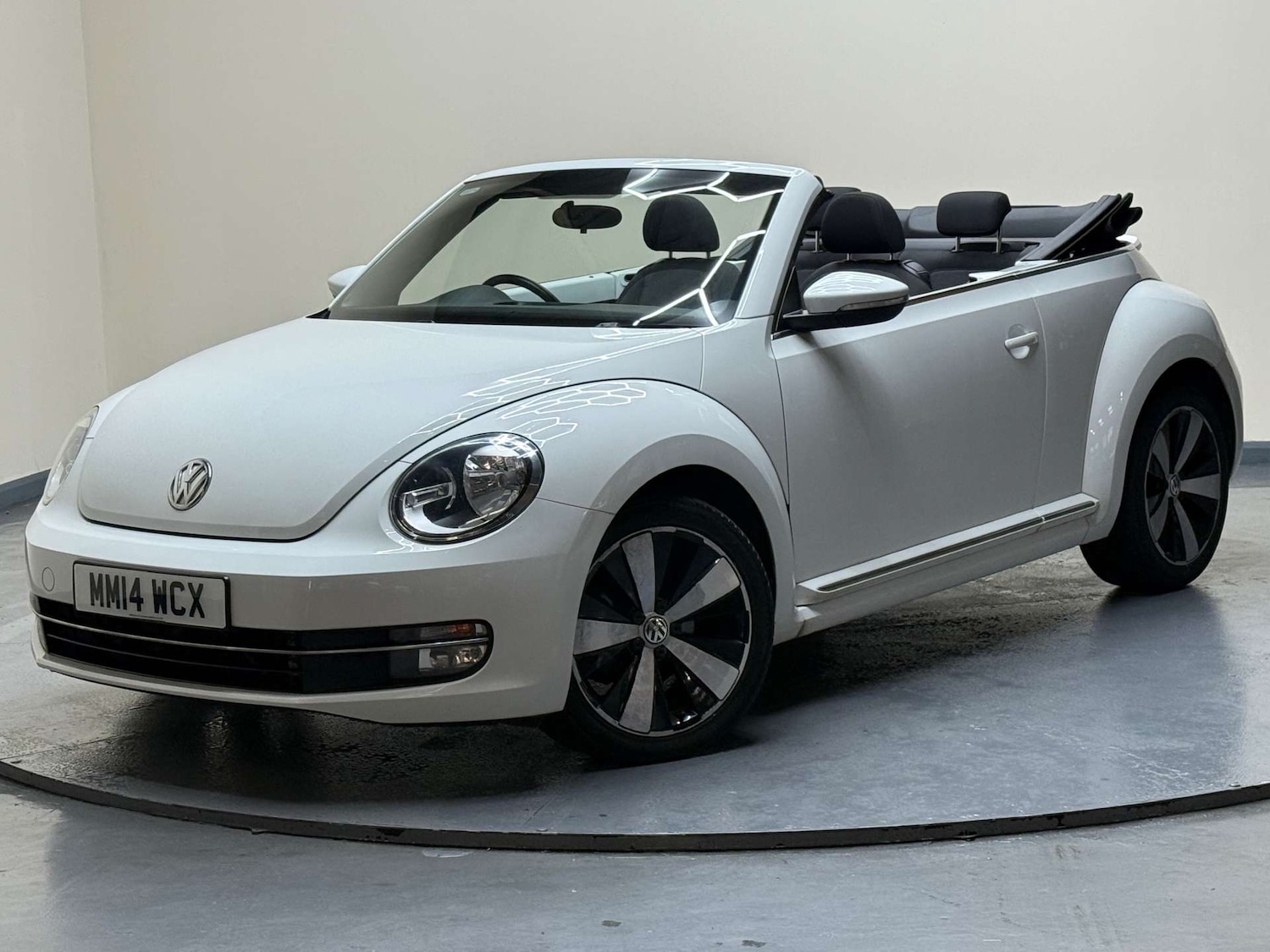 Used Volkswagen Beetle 2014 for sale - 76601471: Photo 2