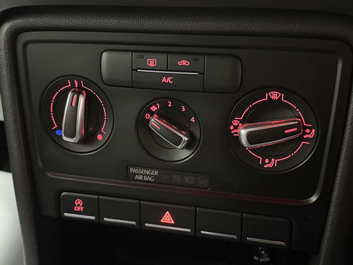 Used Volkswagen Beetle 2014 for sale - 76601471: Photo 21