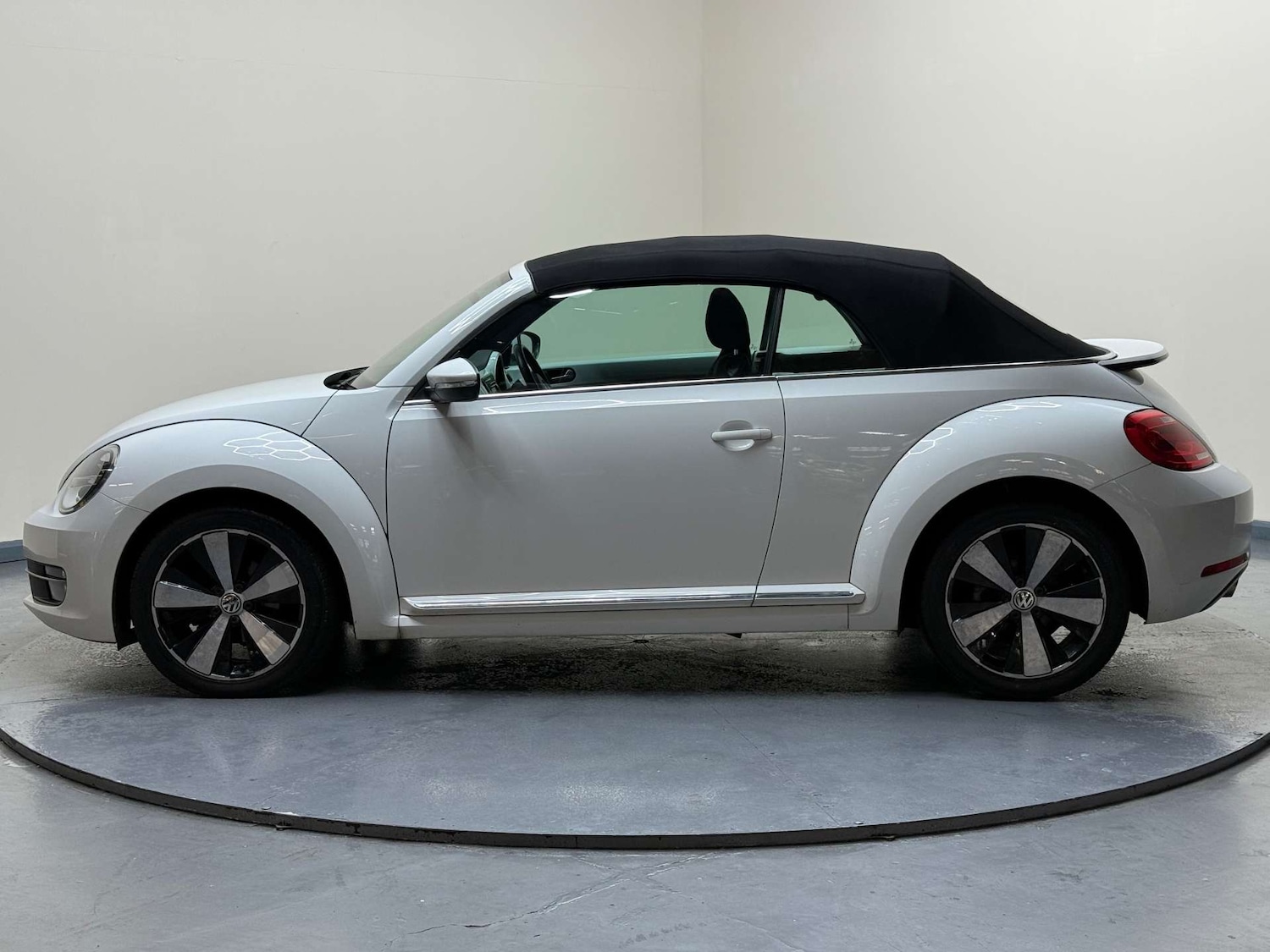 Used Volkswagen Beetle 2014 for sale - 76601471: Photo 28