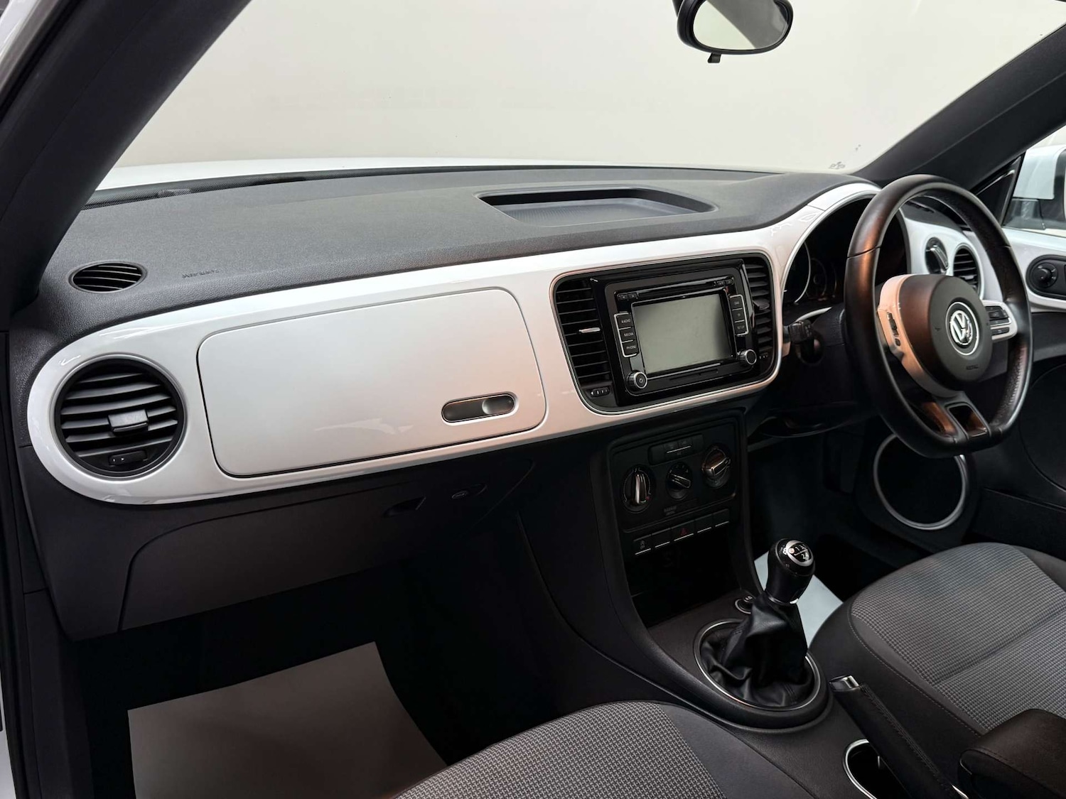 Used Volkswagen Beetle 2014 for sale - 76601471: Photo 31