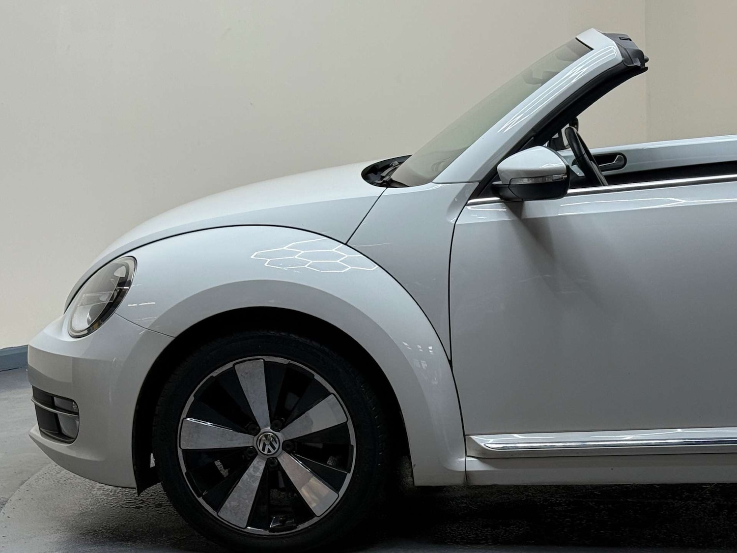 Used Volkswagen Beetle 2014 for sale - 76601471: Photo 51