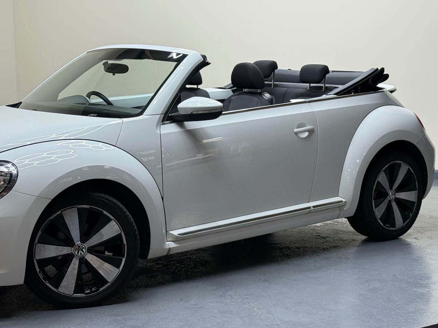 Used Volkswagen Beetle 2014 for sale - 76601471: Photo 60