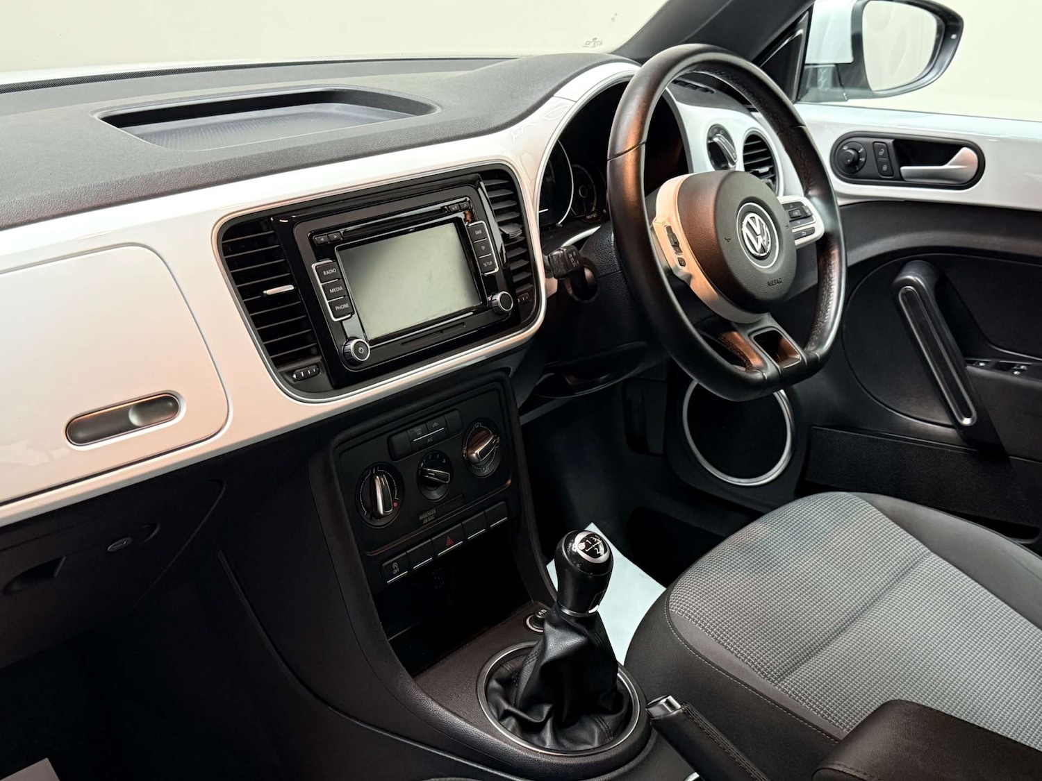 Used Volkswagen Beetle 2014 for sale - 76601471: Photo 65