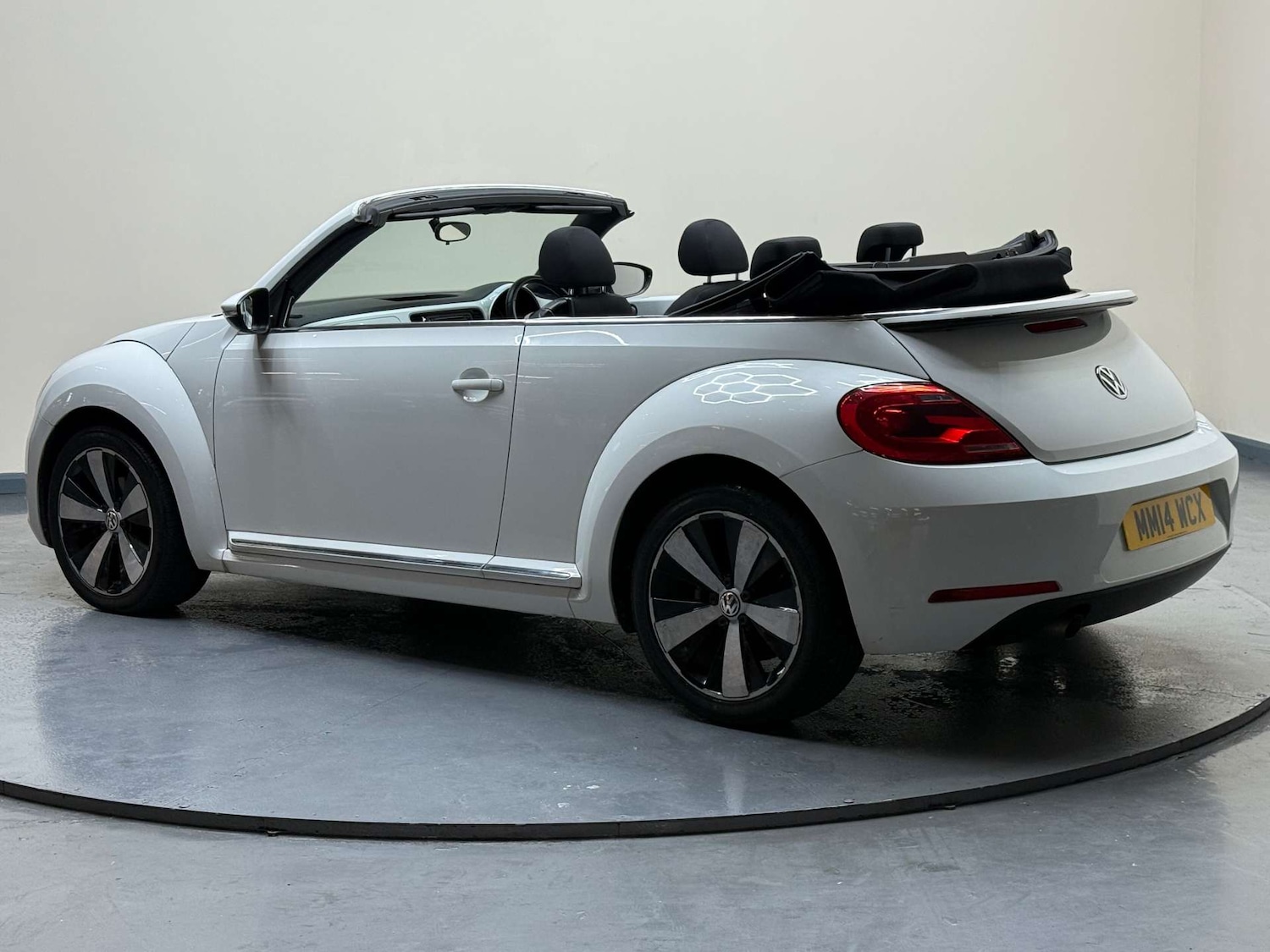 Used Volkswagen Beetle 2014 for sale - 76601471: Photo 7