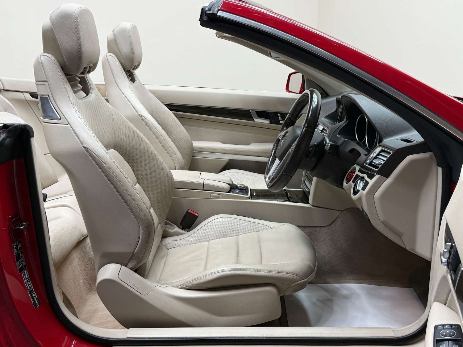 Used Mercedes-Benz E Class 2015 for sale - 76363942: Photo 16