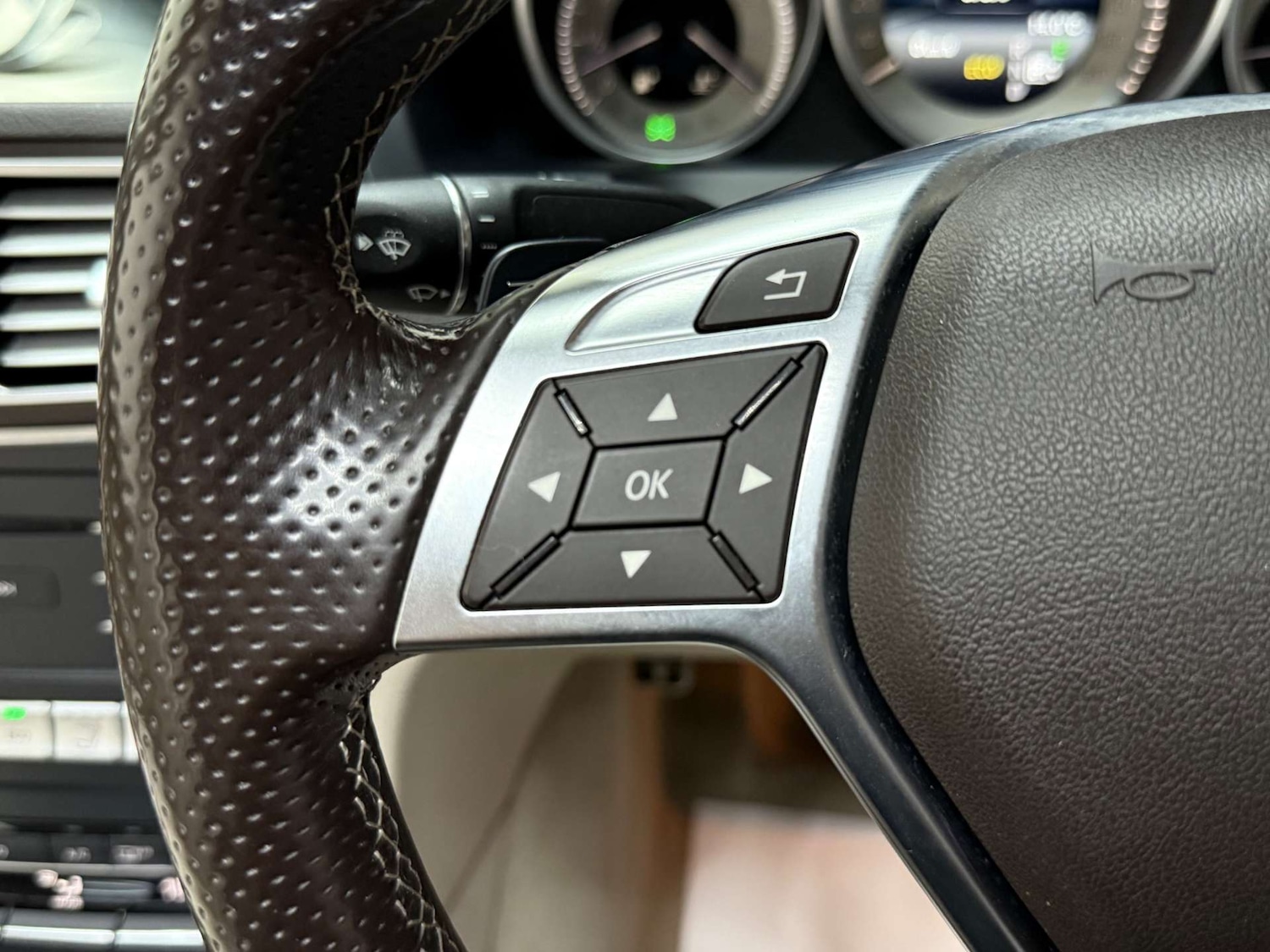 Used Mercedes-Benz E Class 2015 for sale - 76363942: Photo 19