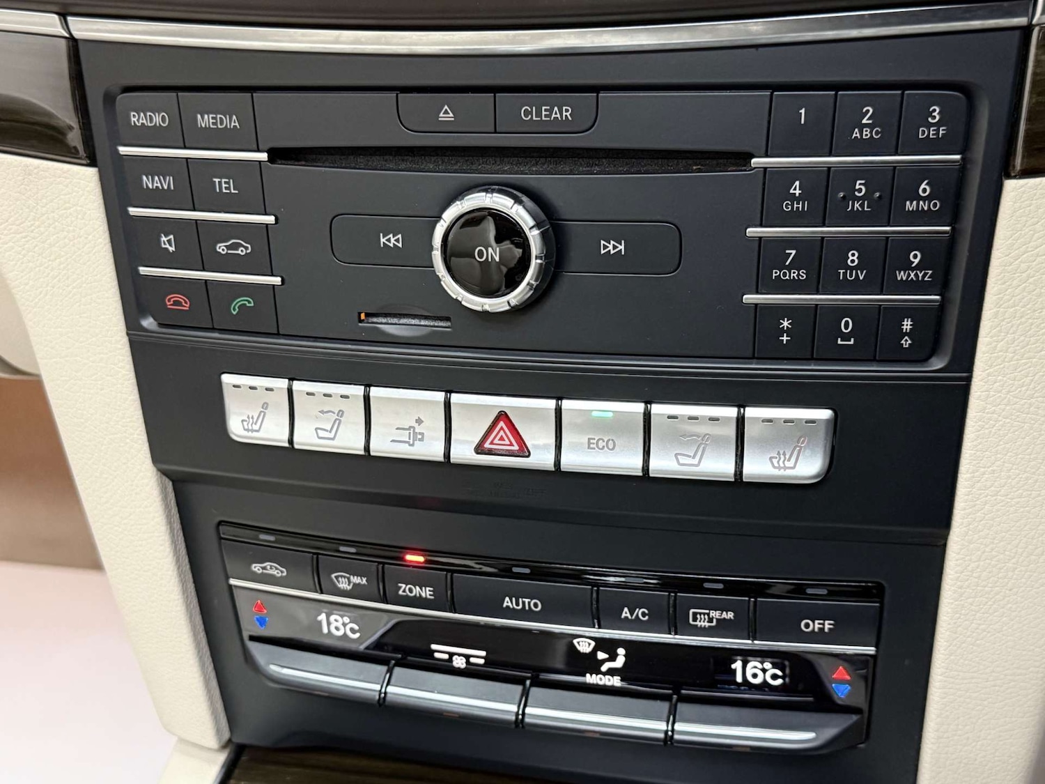 Used Mercedes-Benz E Class 2015 for sale - 76363942: Photo 28