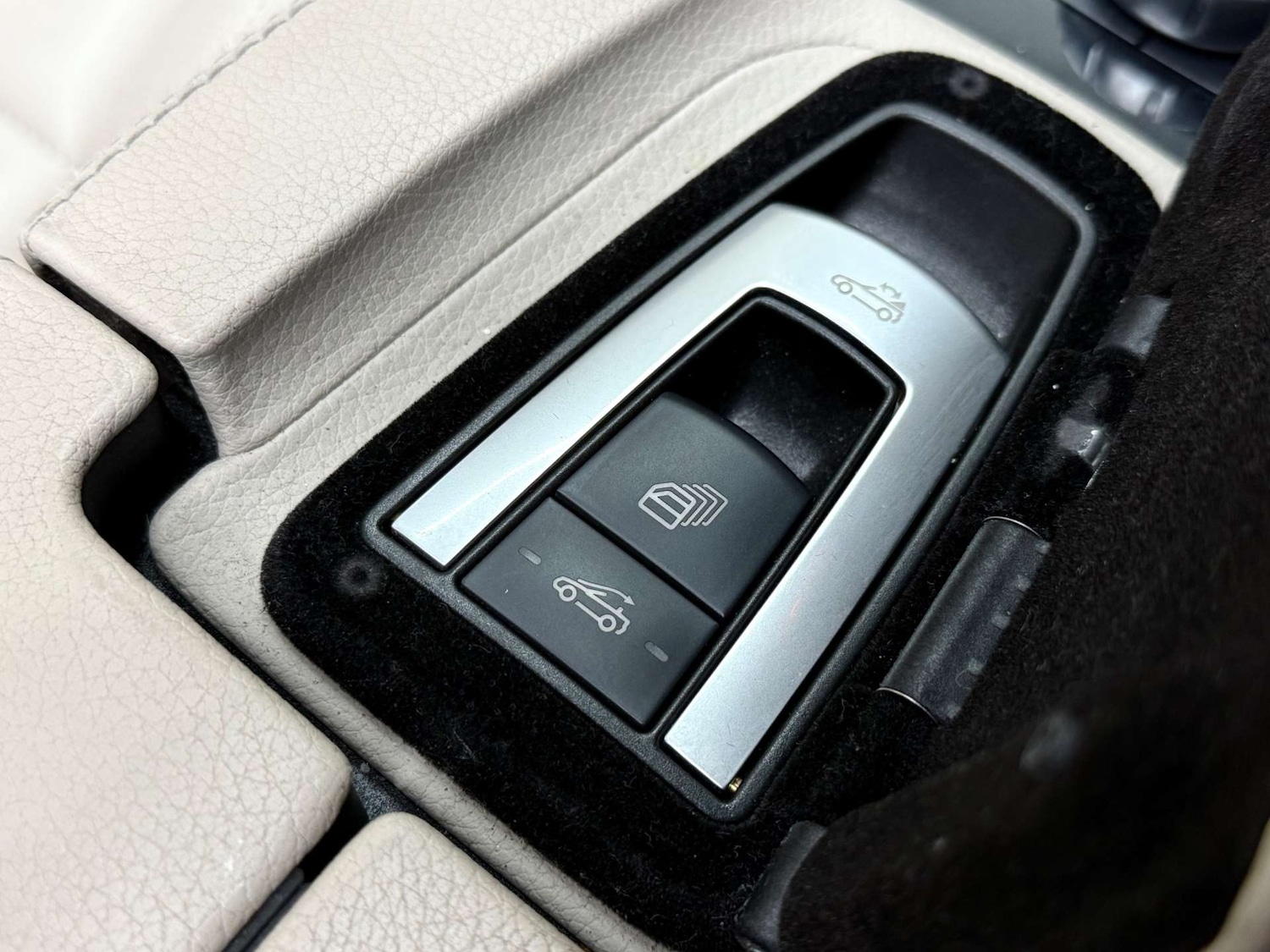 Used Mercedes-Benz E Class 2015 for sale - 76363942: Photo 29