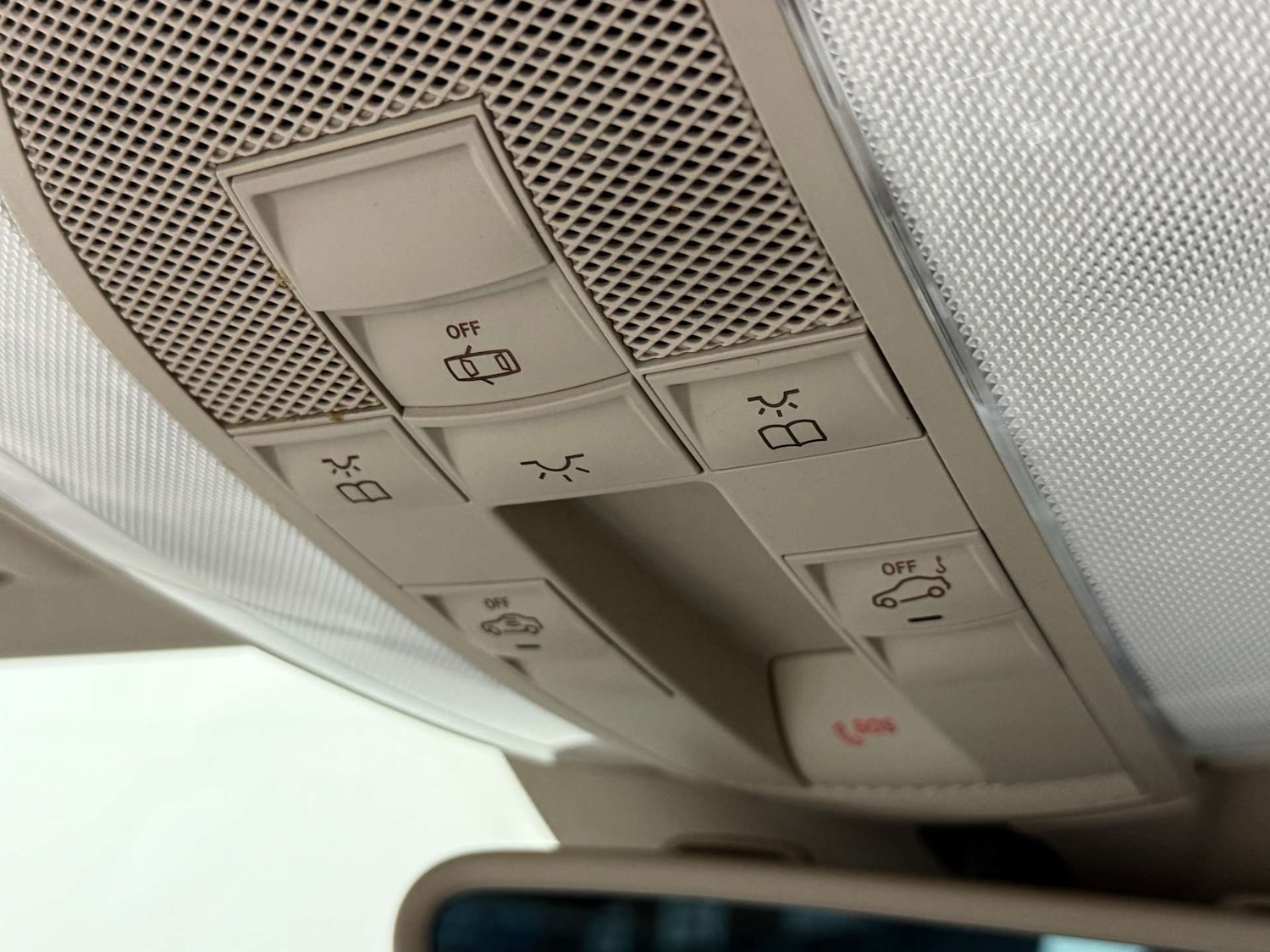 Used Mercedes-Benz E Class 2015 for sale - 76363942: Photo 32