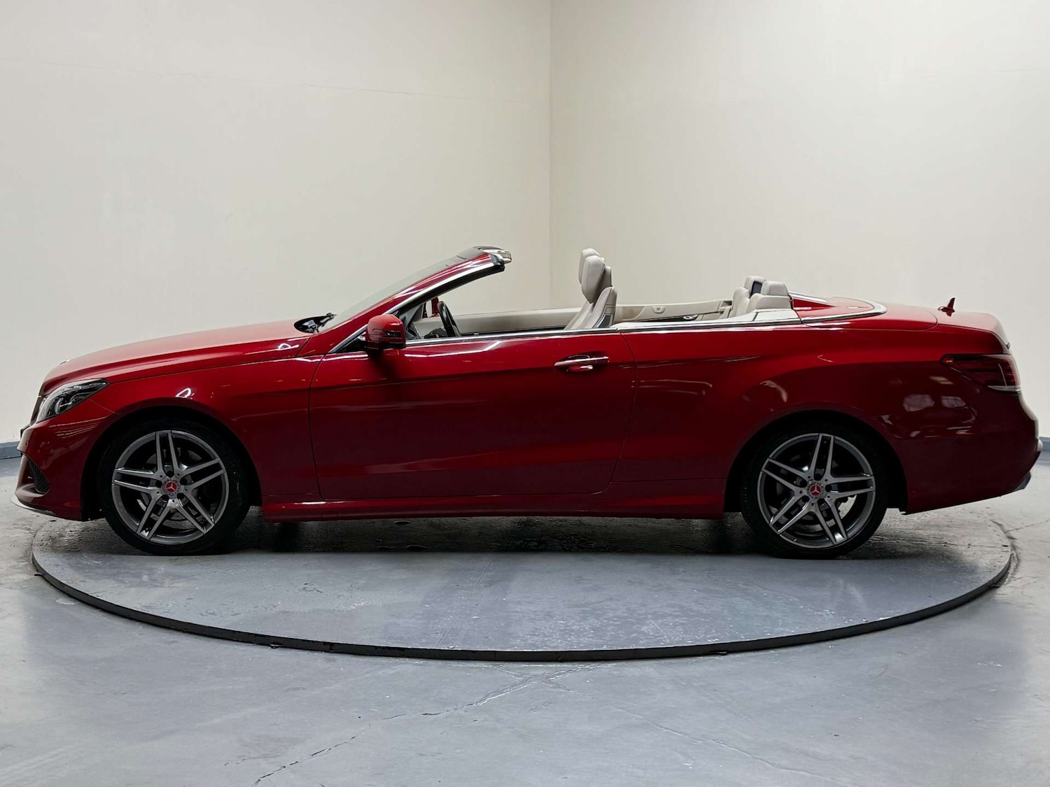 Used Mercedes-Benz E Class 2015 for sale - 76363942: Photo 40