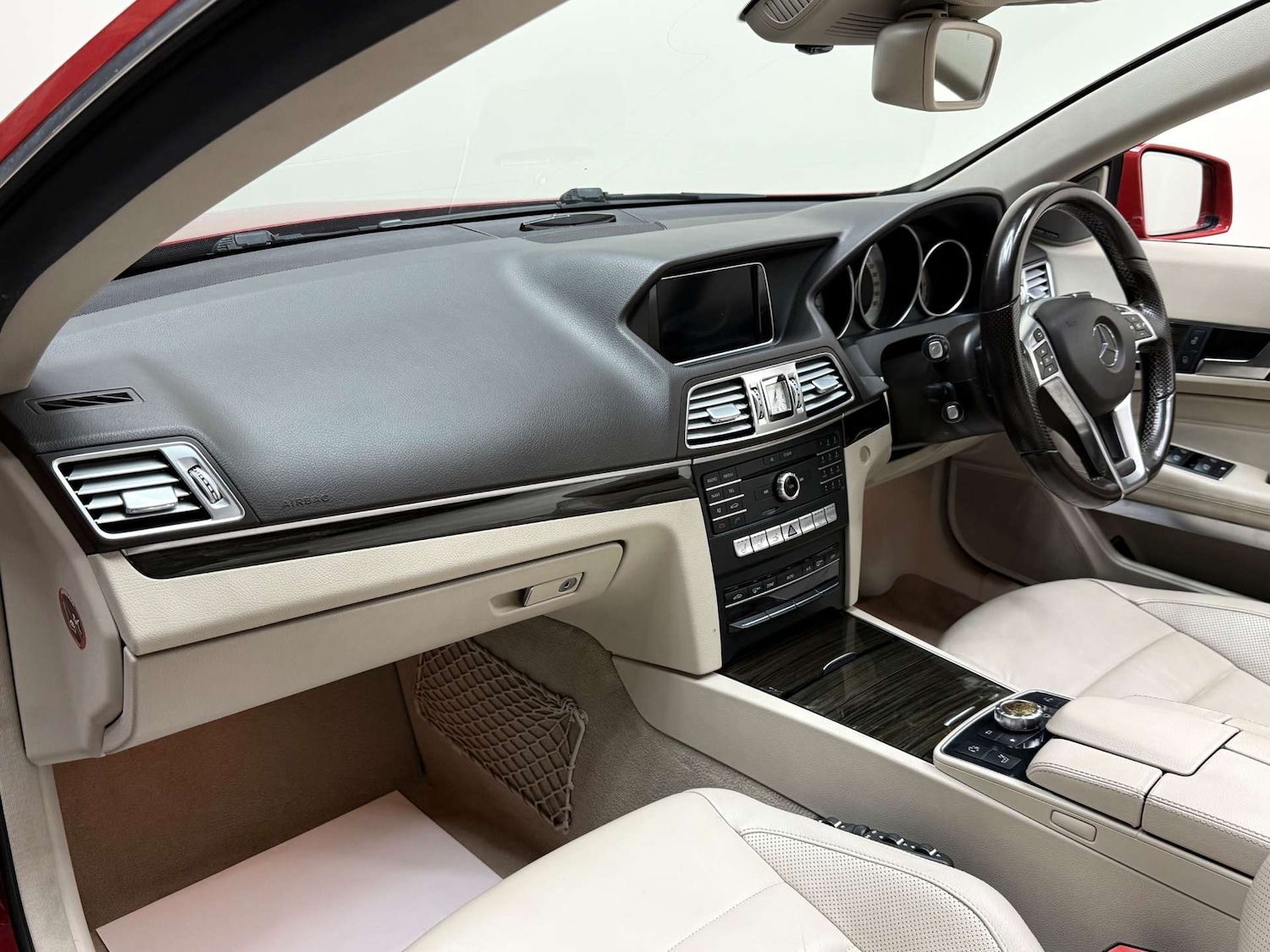 Used Mercedes-Benz E Class 2015 for sale - 76363942: Photo 43