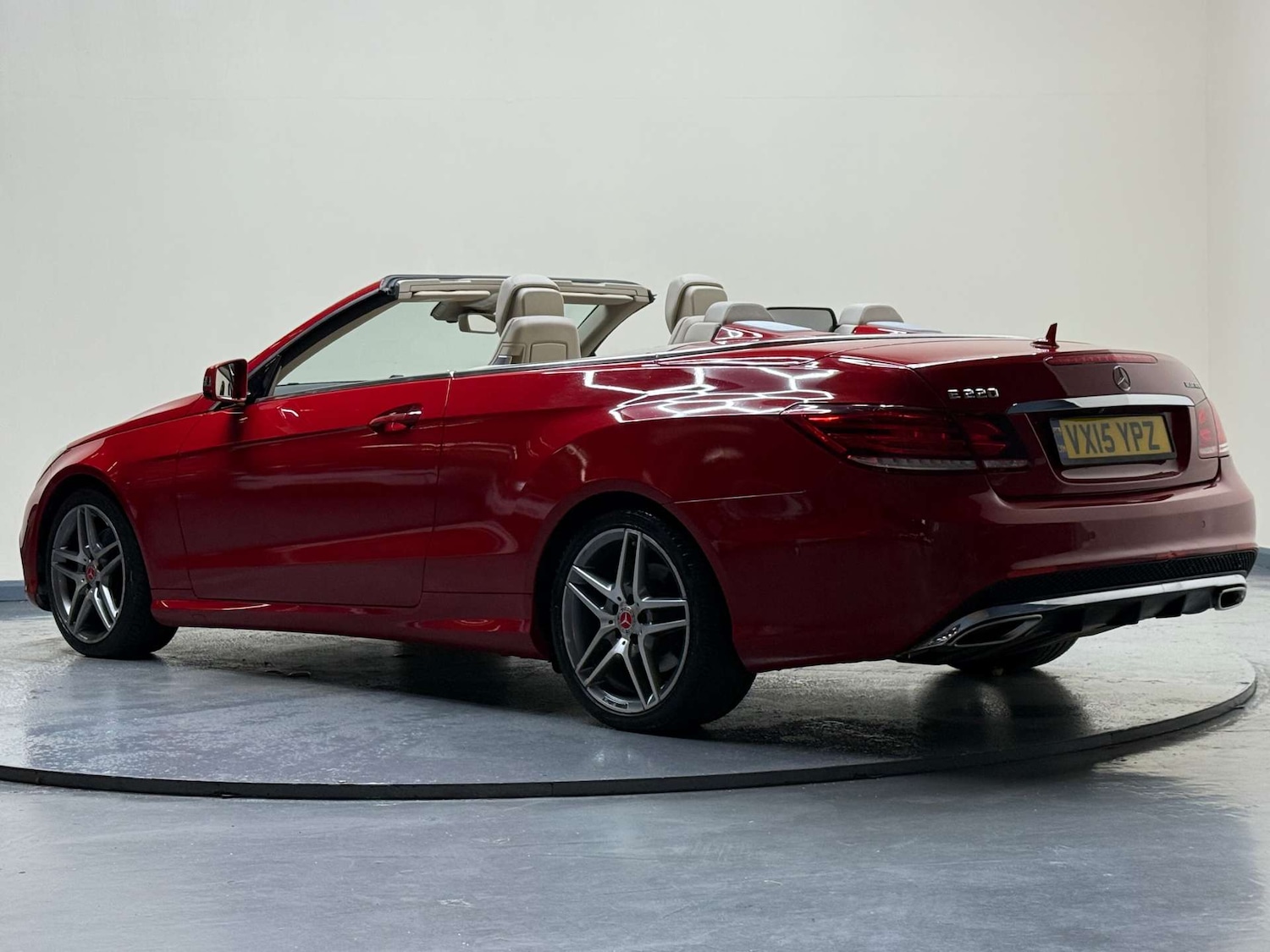 Used Mercedes-Benz E Class 2015 for sale - 76363942: Photo 61