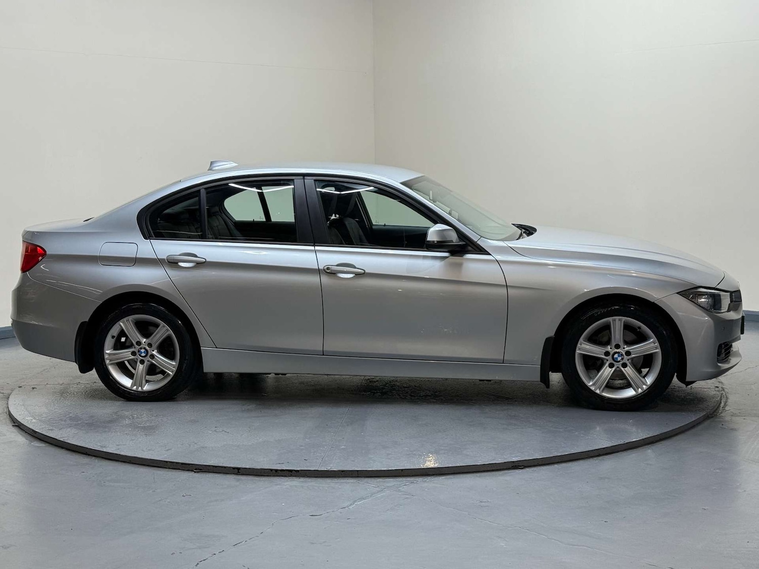 Used BMW 3 Series 2012 for sale - 77022309: Photo 11