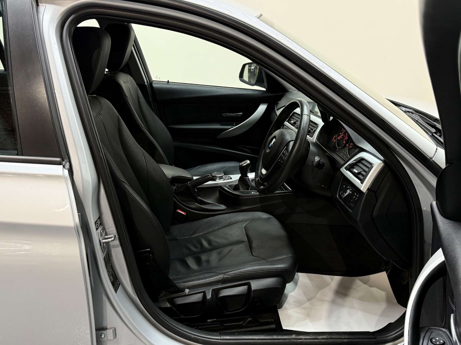 Used BMW 3 Series 2012 for sale - 77022309: Photo 12