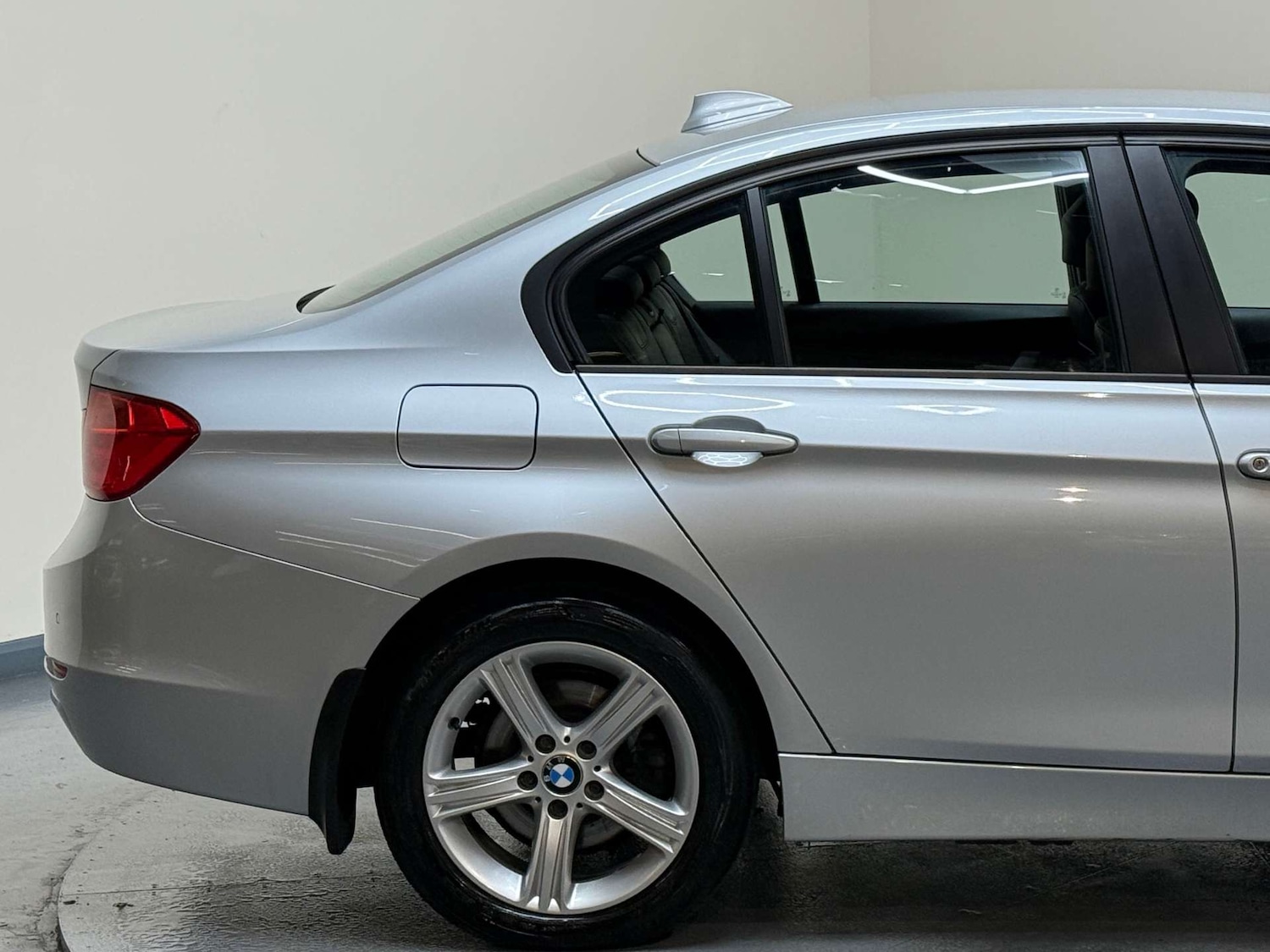 Used BMW 3 Series 2012 for sale - 77022309: Photo 37