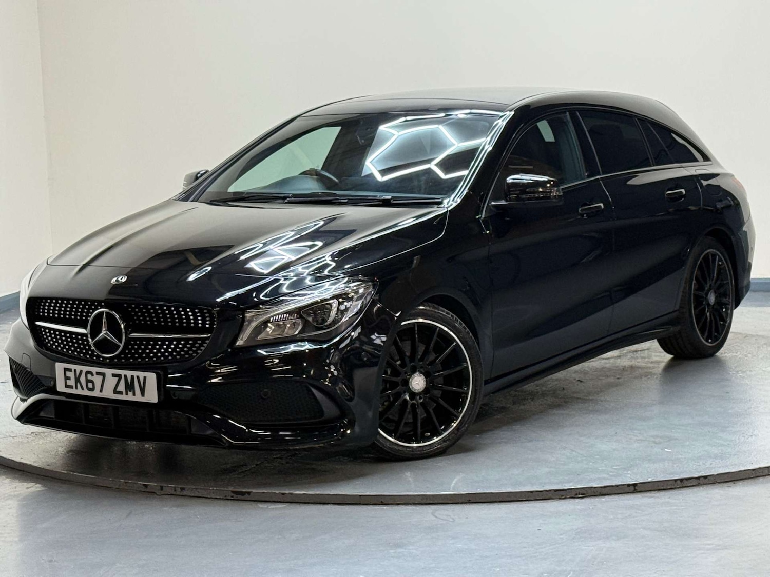 Used Mercedes-Benz CLA 2017 for sale - 77676627: Photo 2